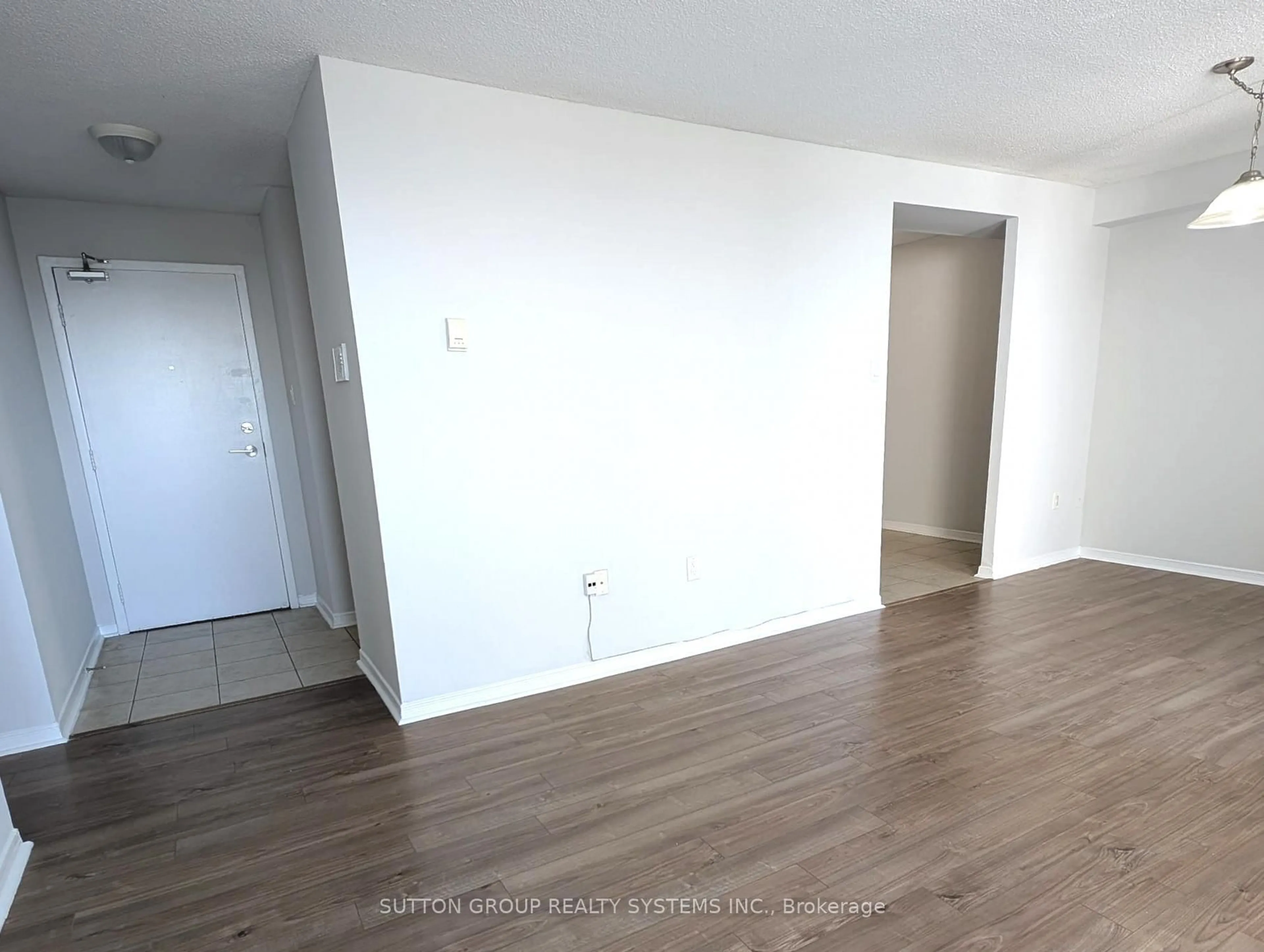 A pic of a room for 2900 Battleford Rd #309, Mississauga Ontario L5N 2V9