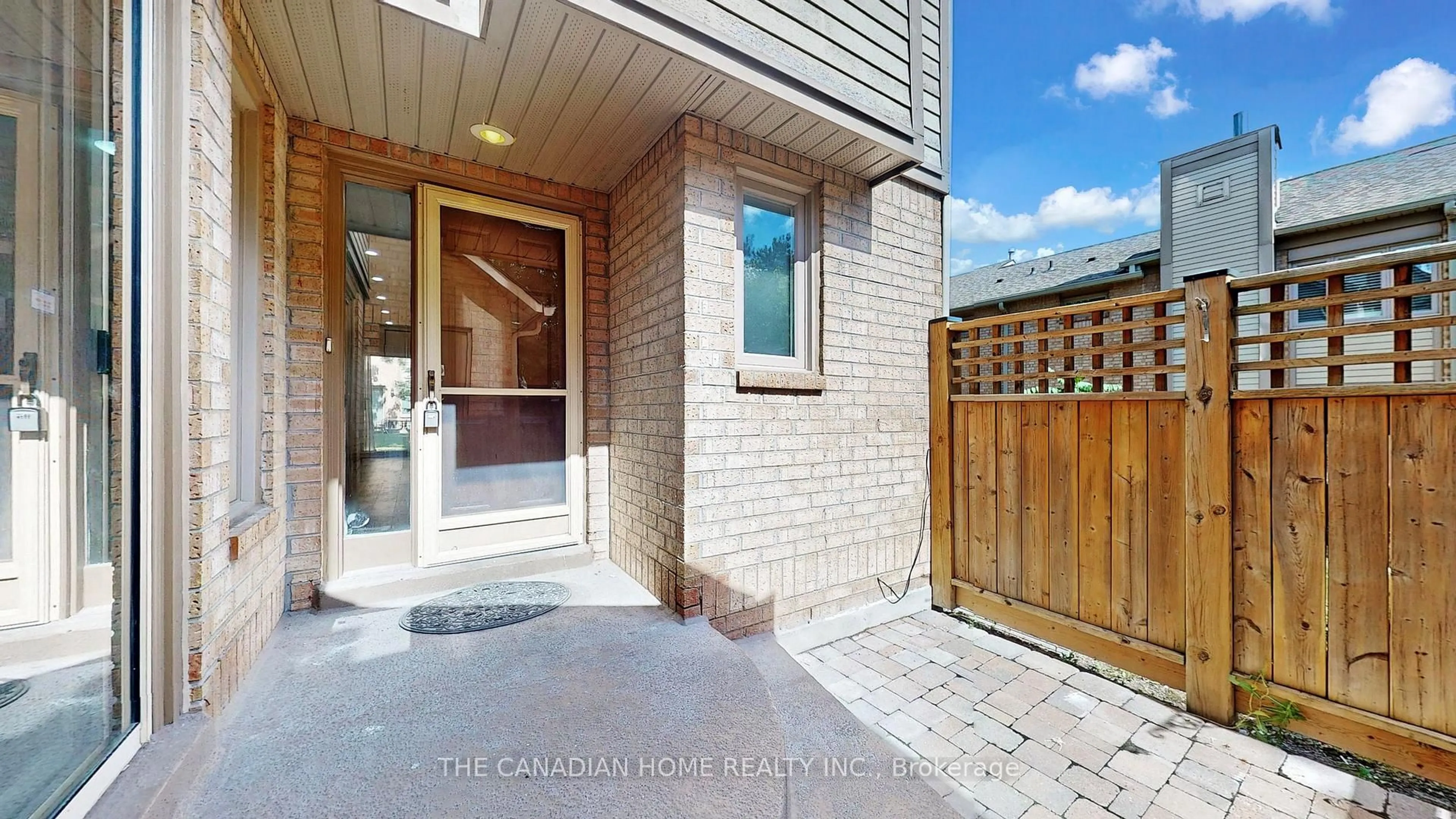 Unknown for 1725 The Chse #52, Mississauga Ontario L5M 4N3