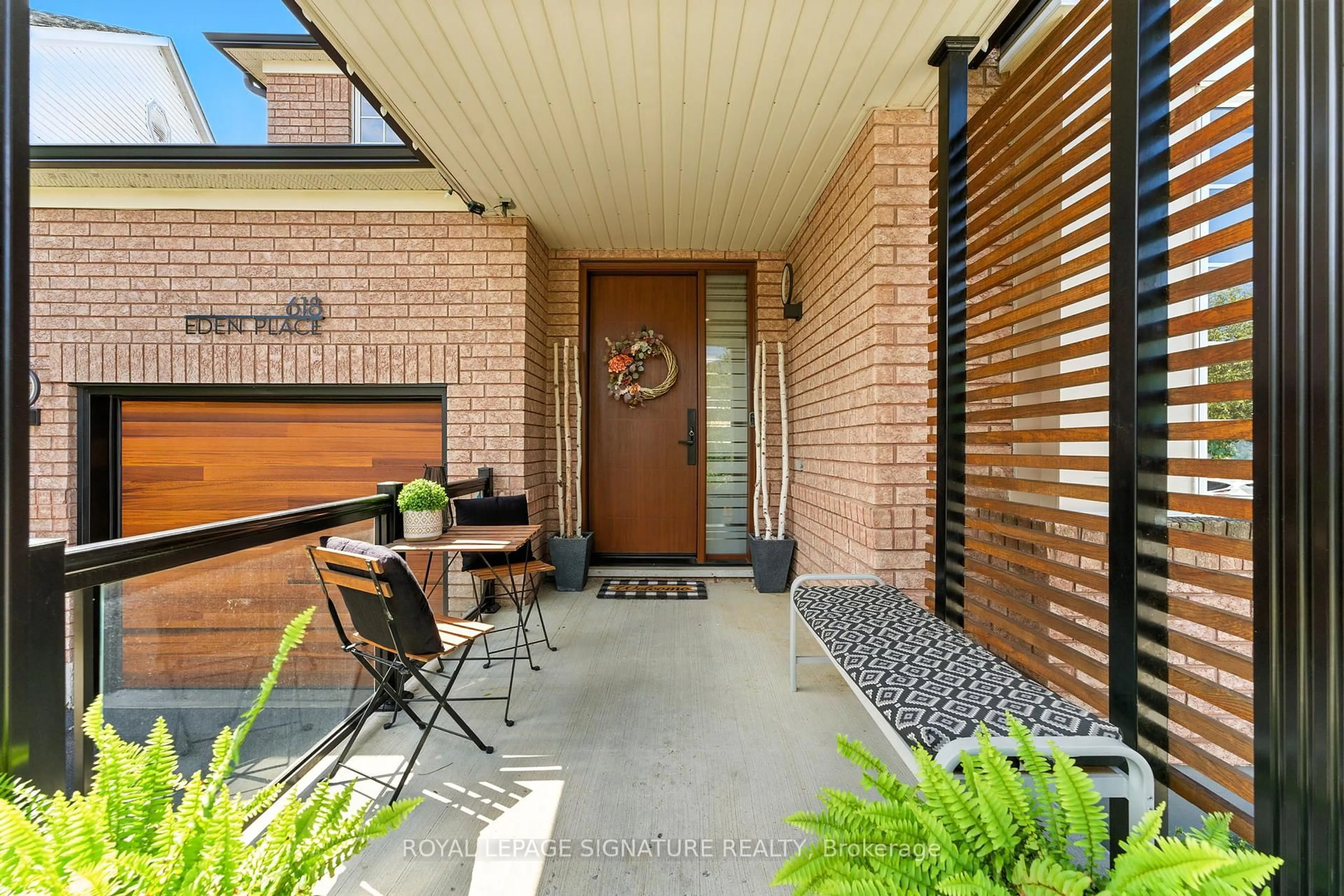 Patio, street for 618 Eden Pl, Milton Ontario L9T 5V2