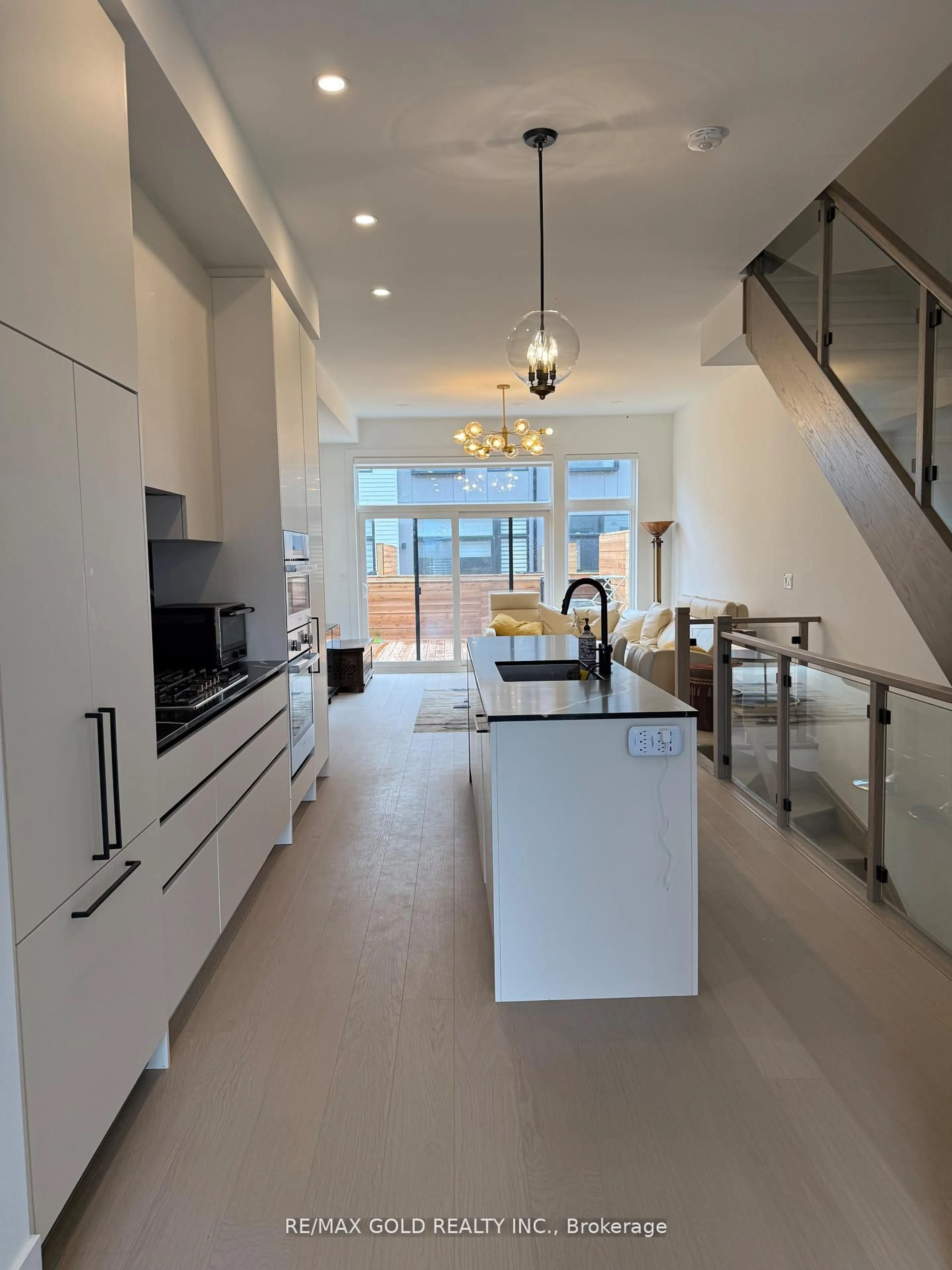 Open concept kitchen, unknown for 80 Coveside Dr #71, Mississauga Ontario L5H 0B2