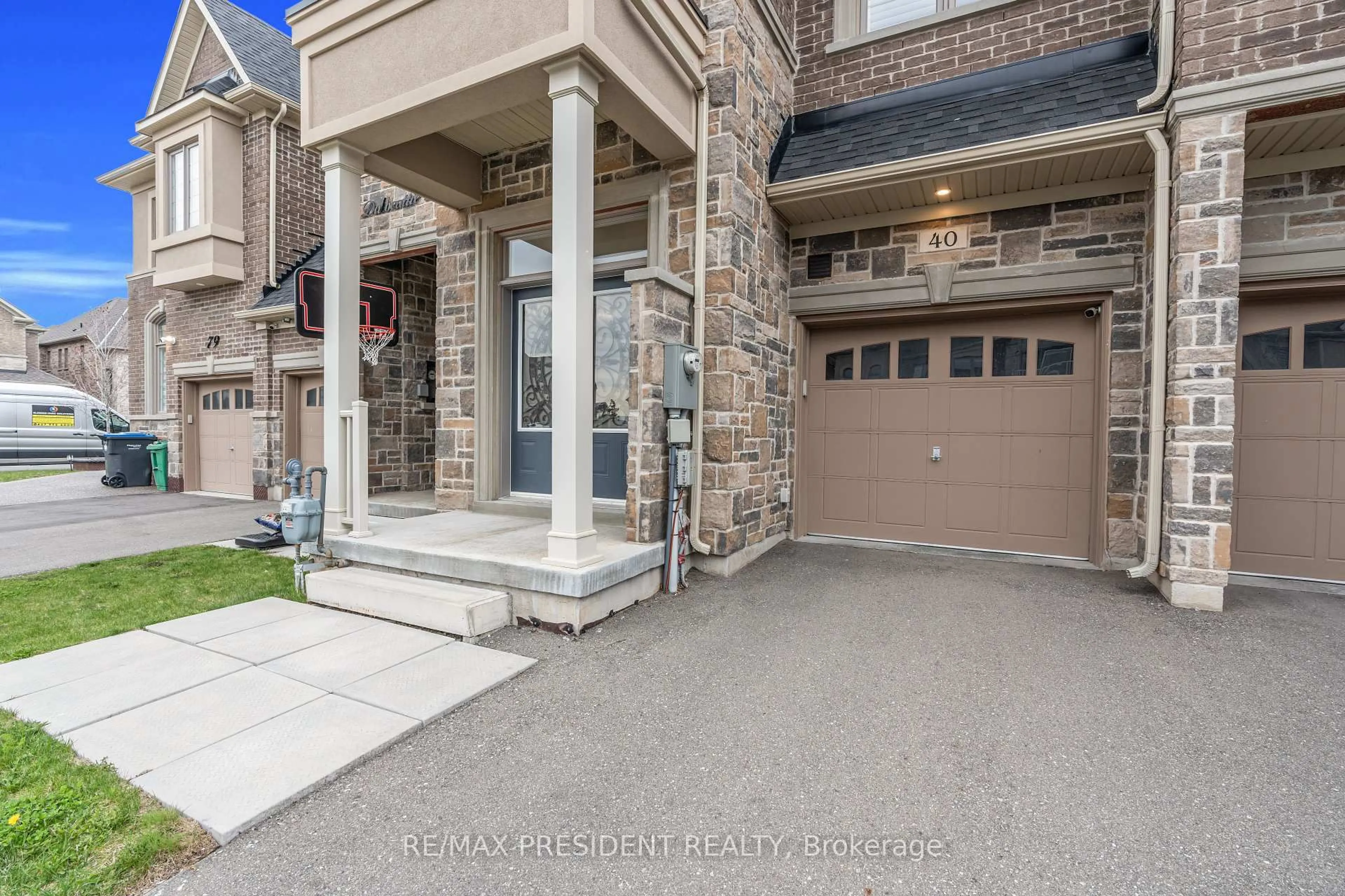 Unknown for 40 Dalbeattie Dr, Brampton Ontario L6Y 6H6