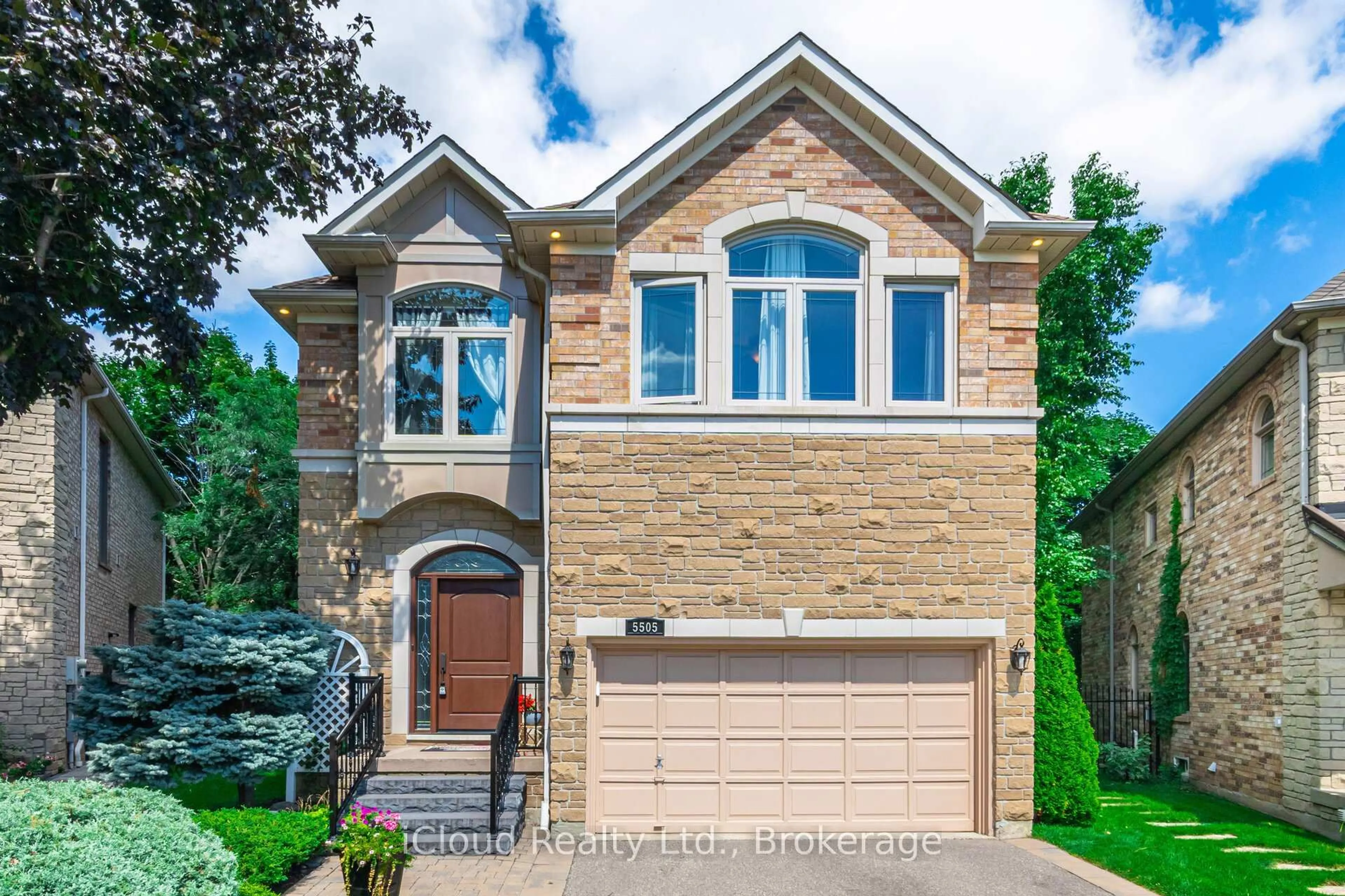 Home with brick exterior material, street for 5505 Middleport Cres, Mississauga Ontario L4Z 3S5