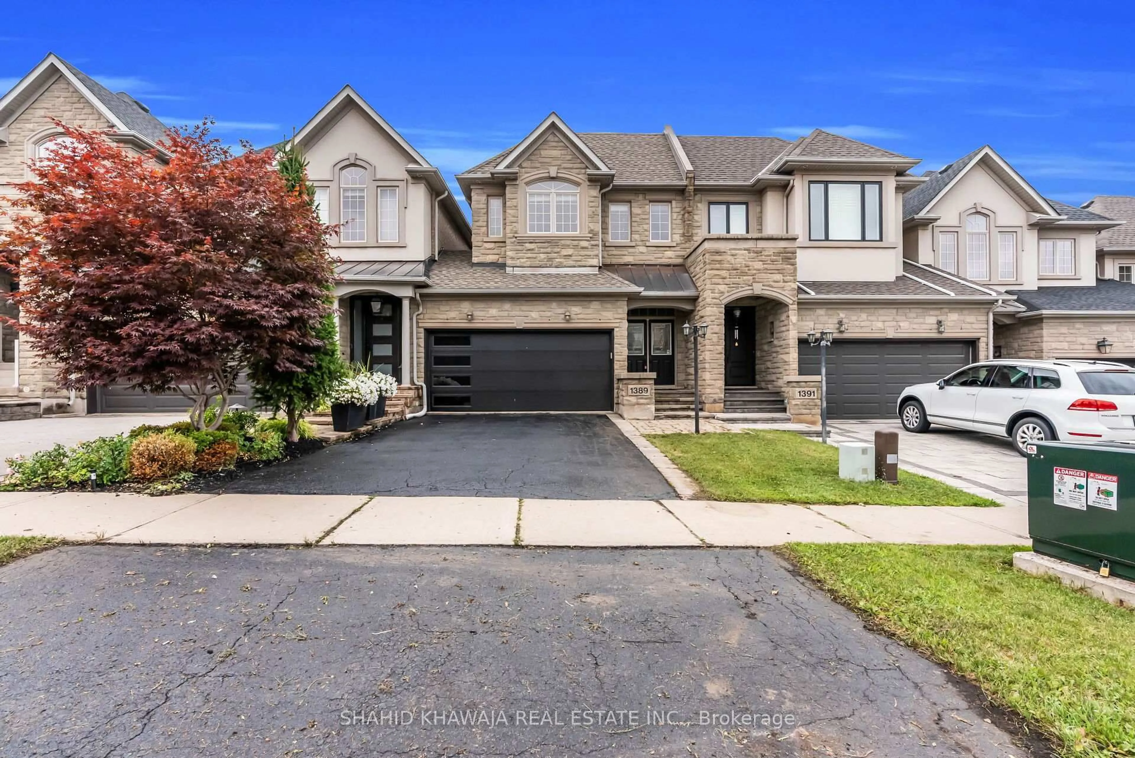 Home with brick exterior material, street for 1389 Craigleith Rd, Oakville Ontario L6H 0B7