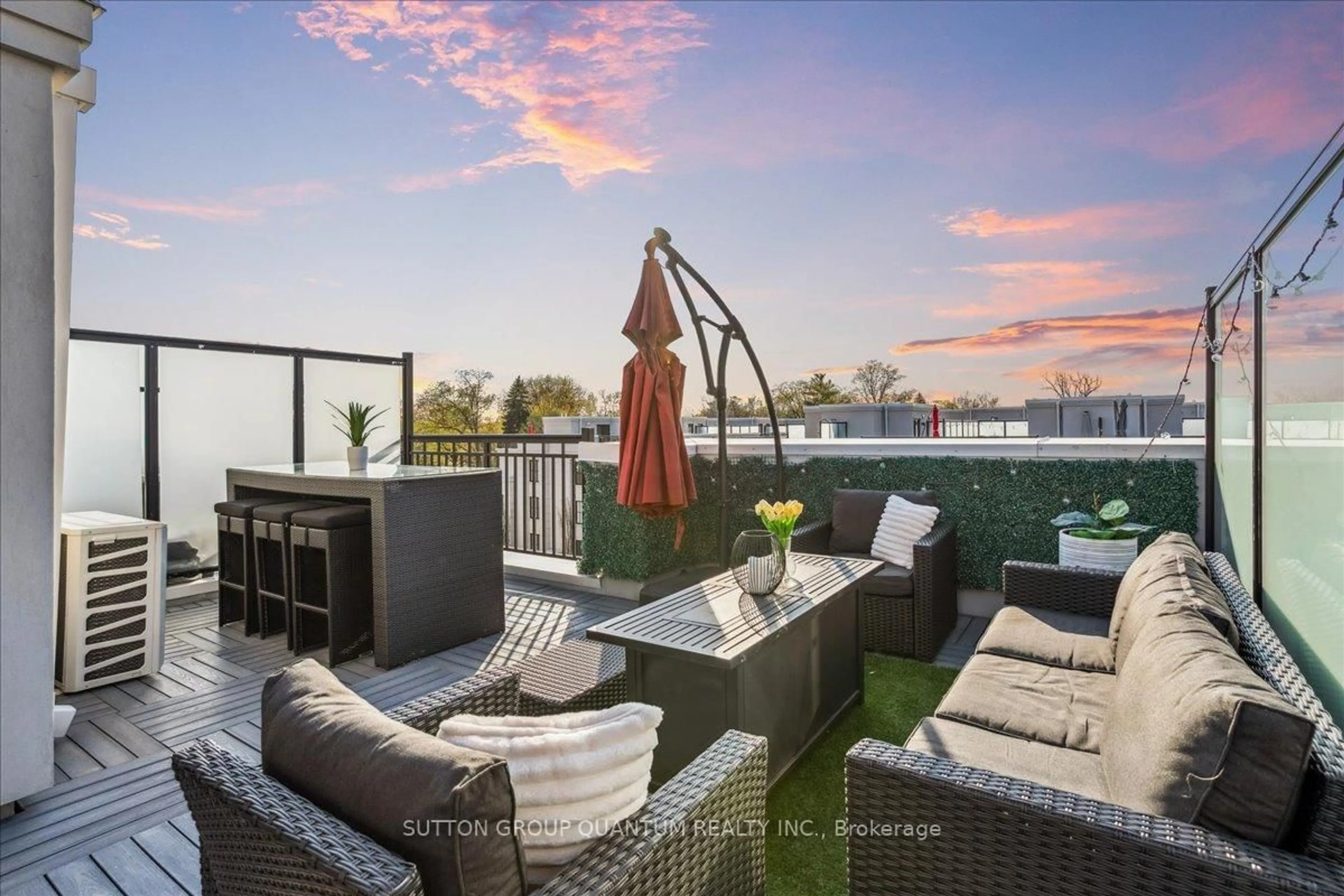 Patio, water/lake/river/ocean view for 652 Cricklewood Dr #220, Mississauga Ontario L5E 0B7