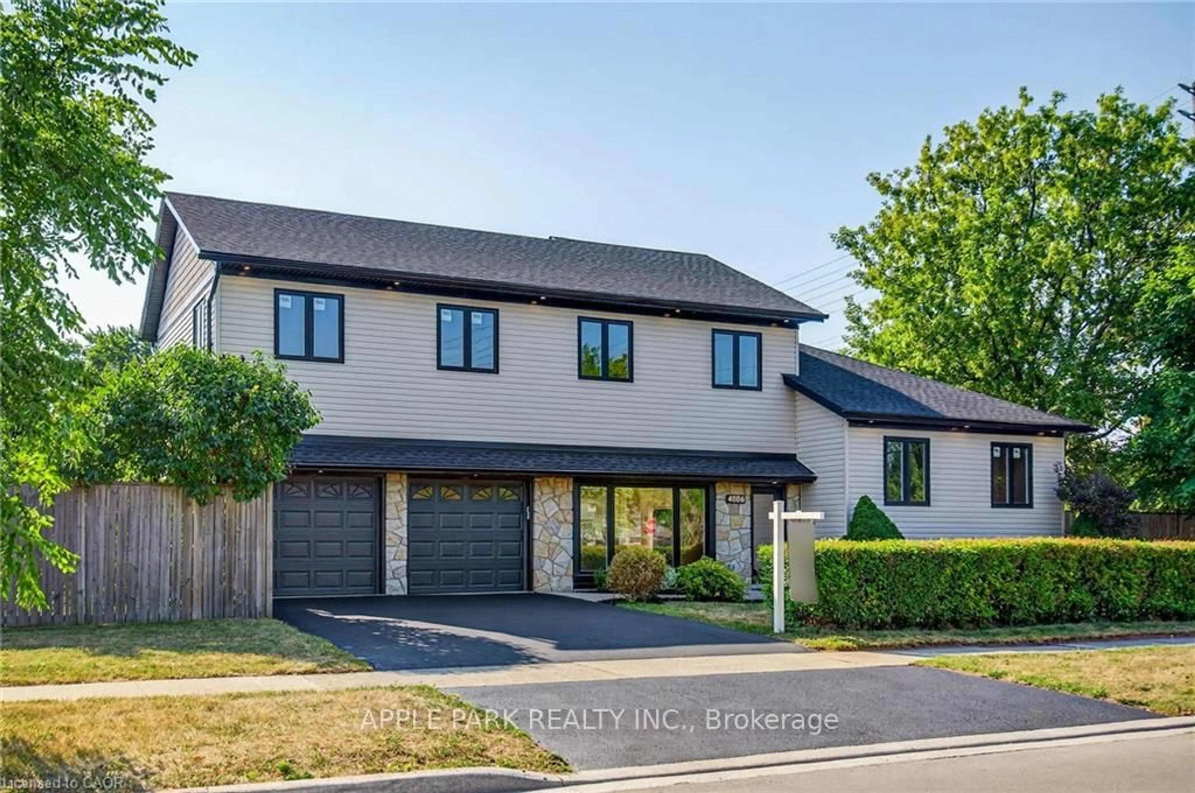Home with brick exterior material, street for 4006 Flemish Dr, Burlington Ontario L7L 1Z5