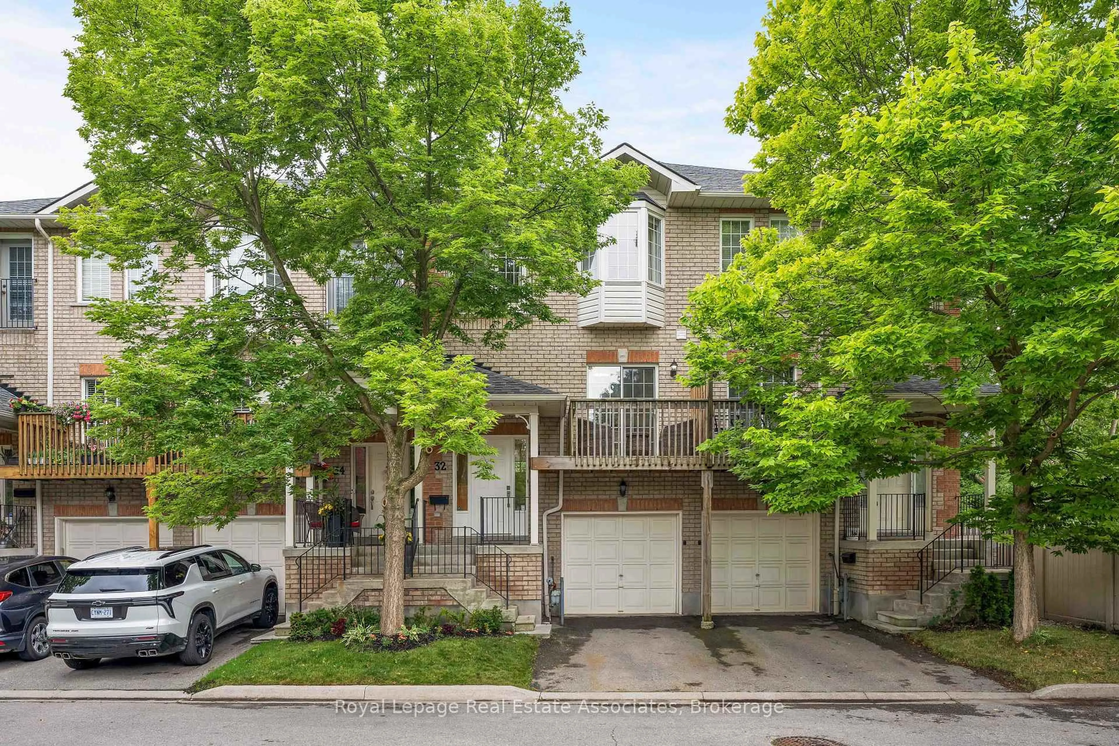 Home with brick exterior material, street for 1130 Cawthra Rd #32, Mississauga Ontario L5G 4V7