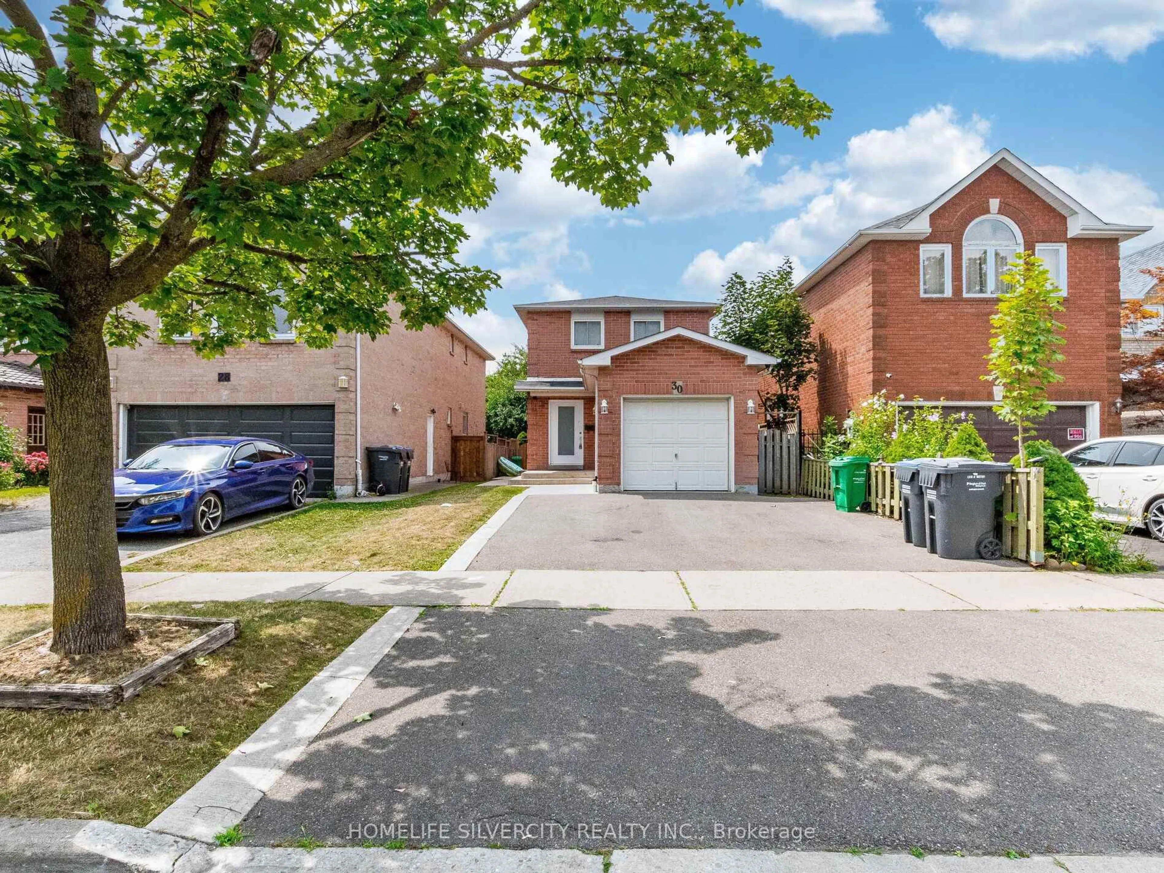 A pic from outside/outdoor area/front of a property/back of a property/a pic from drone, street for 30 Castlehill Rd, Brampton Ontario L6X 4E2