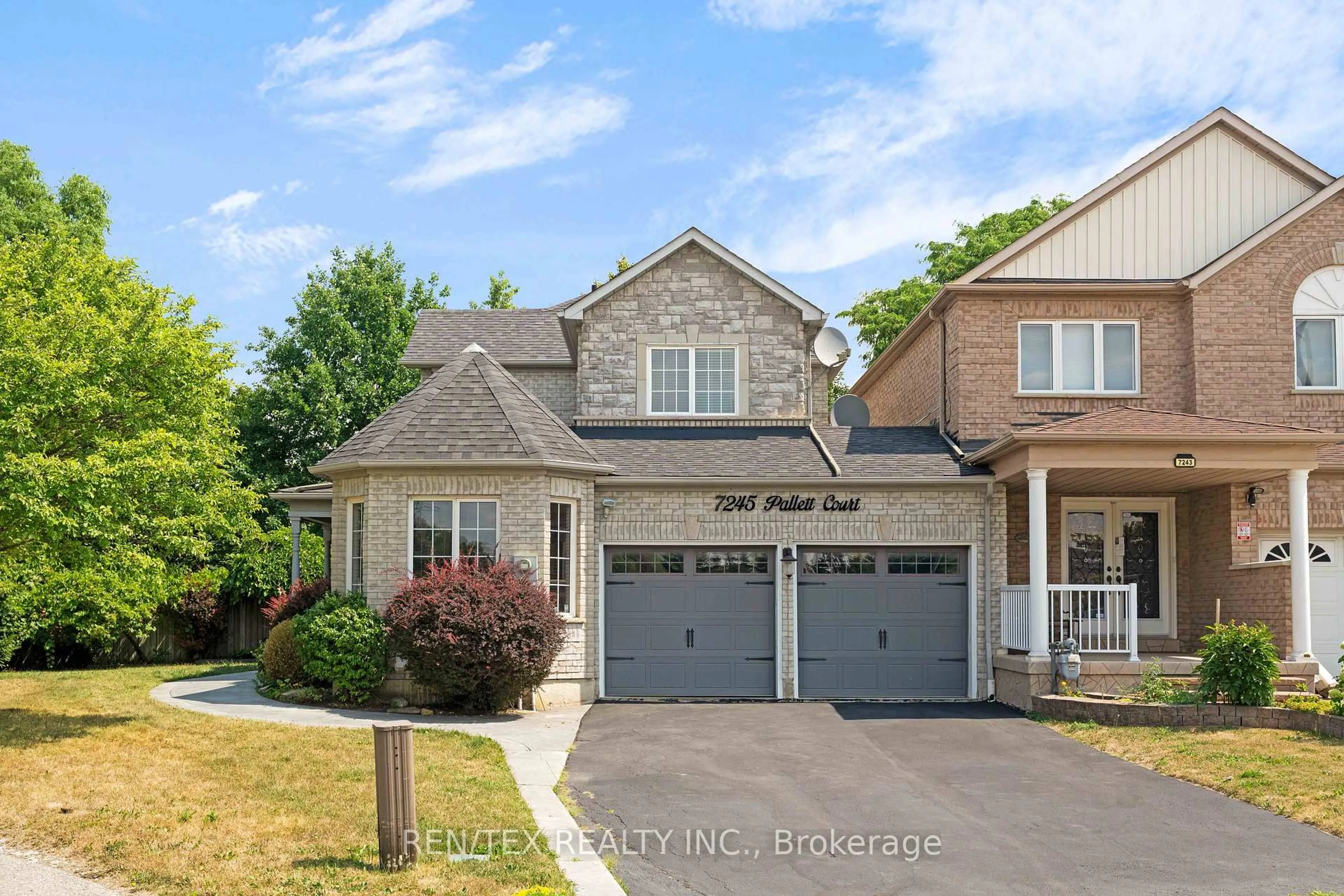 Home with brick exterior material, street for 7245 Pallett Crt, Mississauga Ontario L5N 8E5