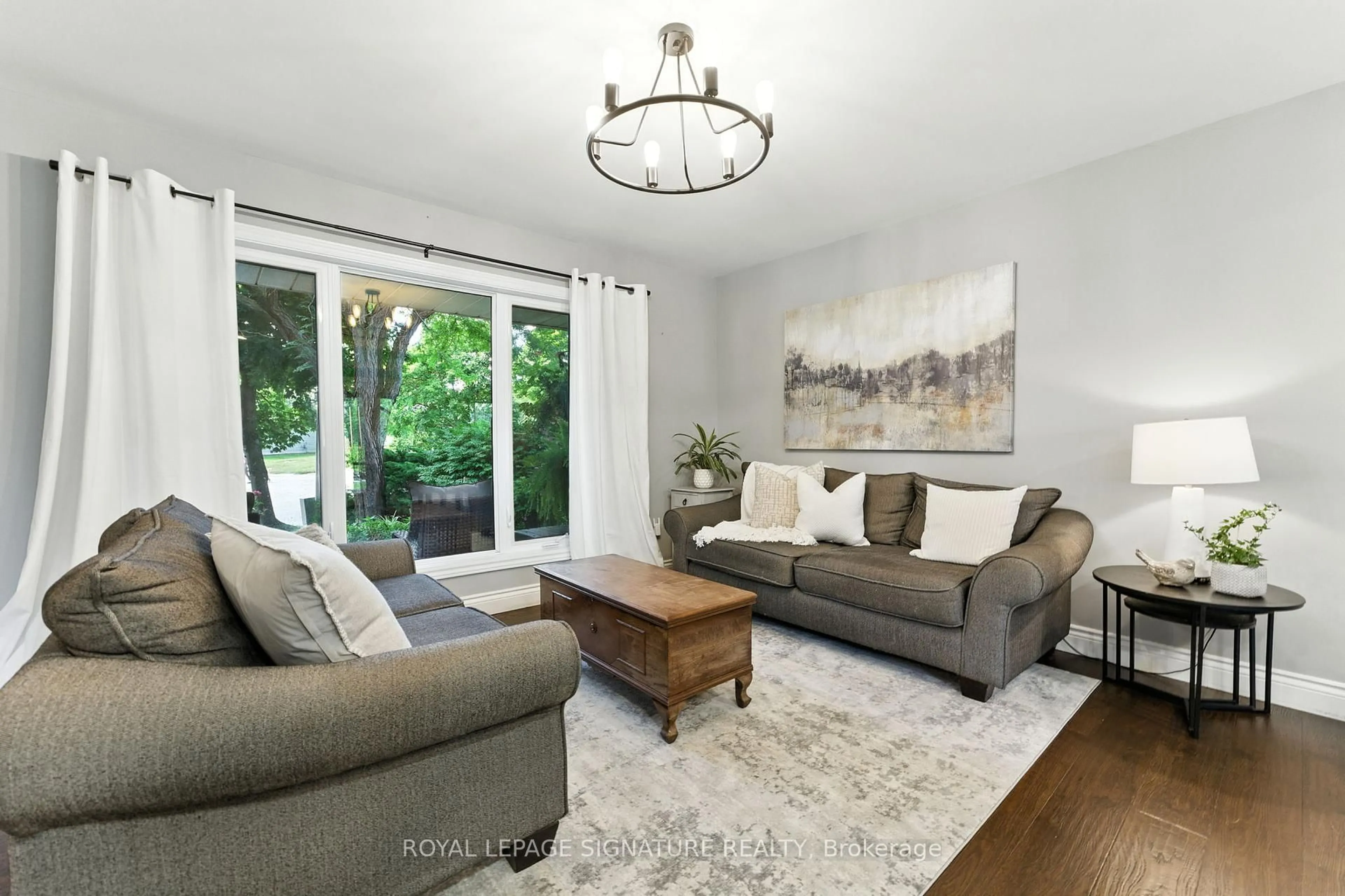 Living room with furniture, unknown for 778 Byng Crt, Milton Ontario L9T 3M3