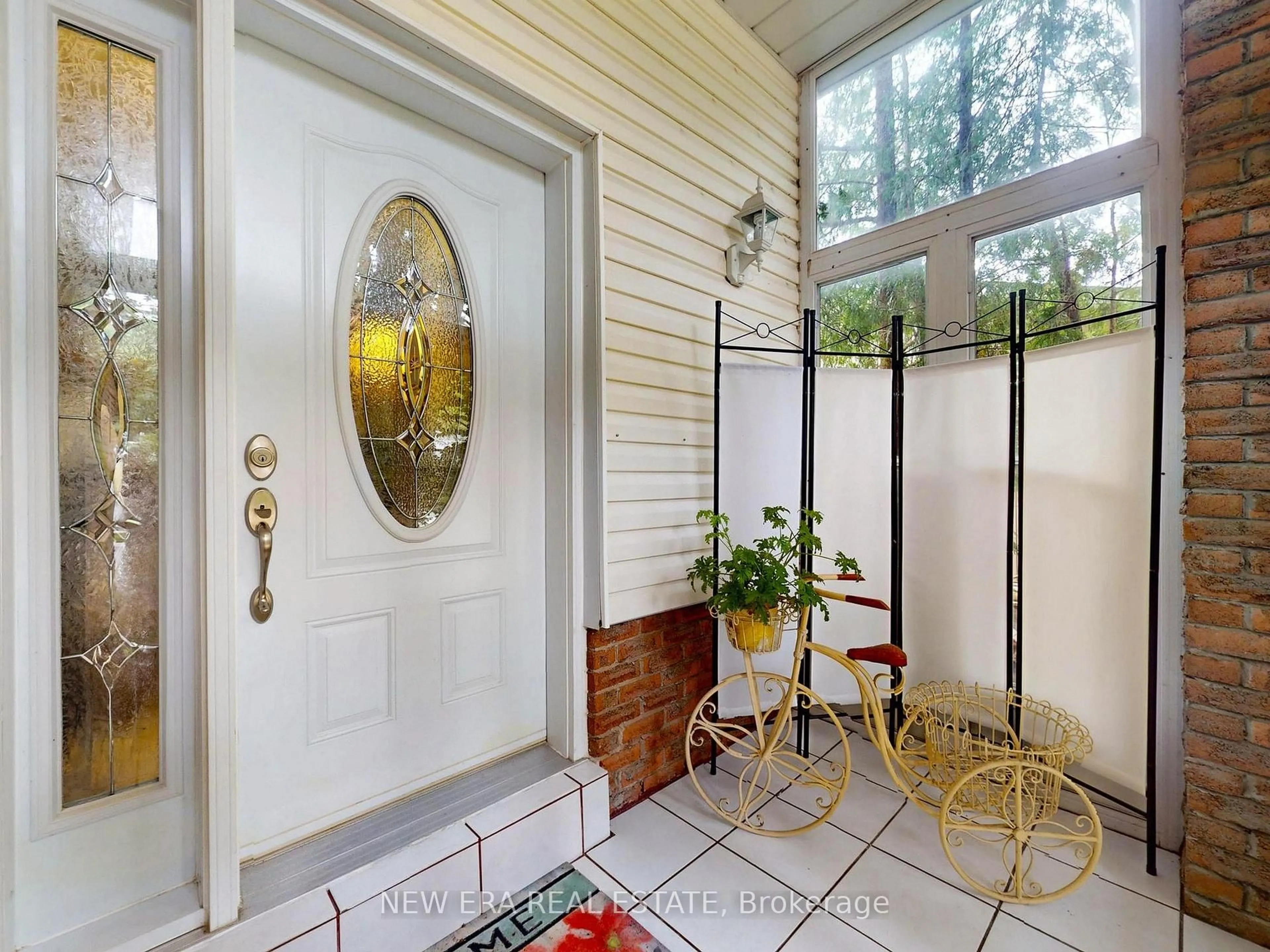 Indoor entryway for 2669 Inlake Crt, Mississauga Ontario L5N 2A6