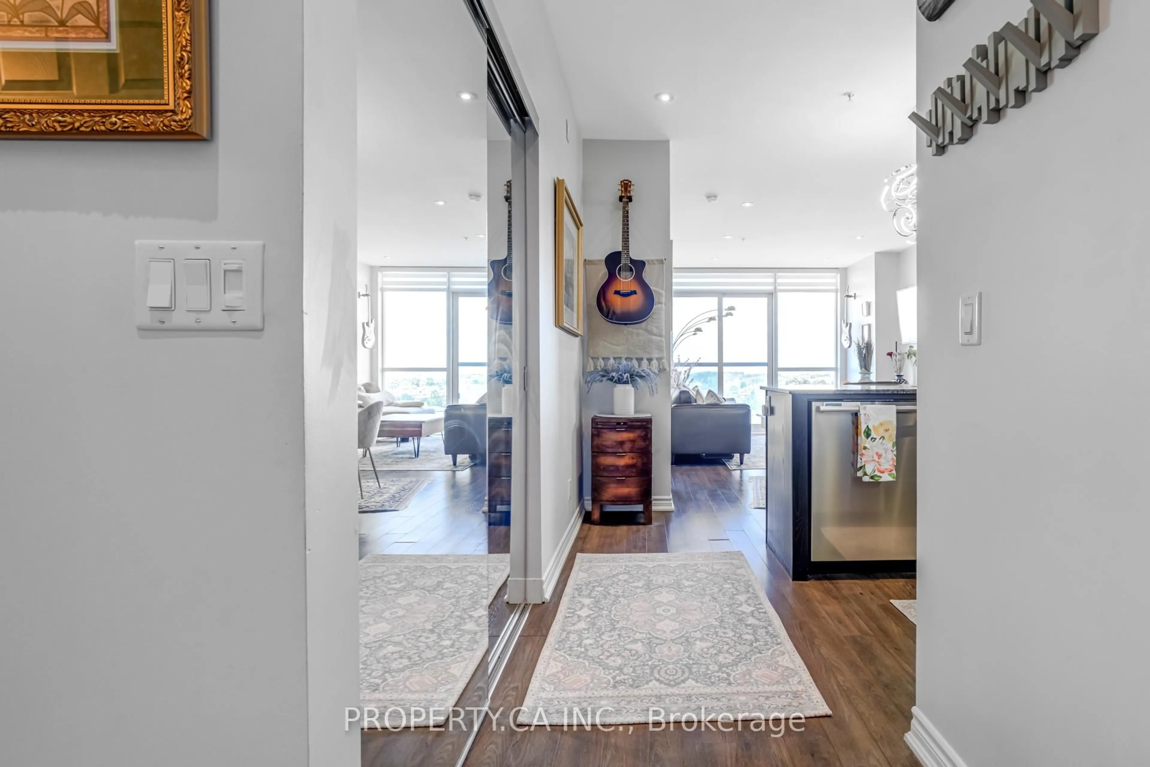 Indoor entryway for 15 James Finlay Way #1111, Toronto Ontario M3M 0B3