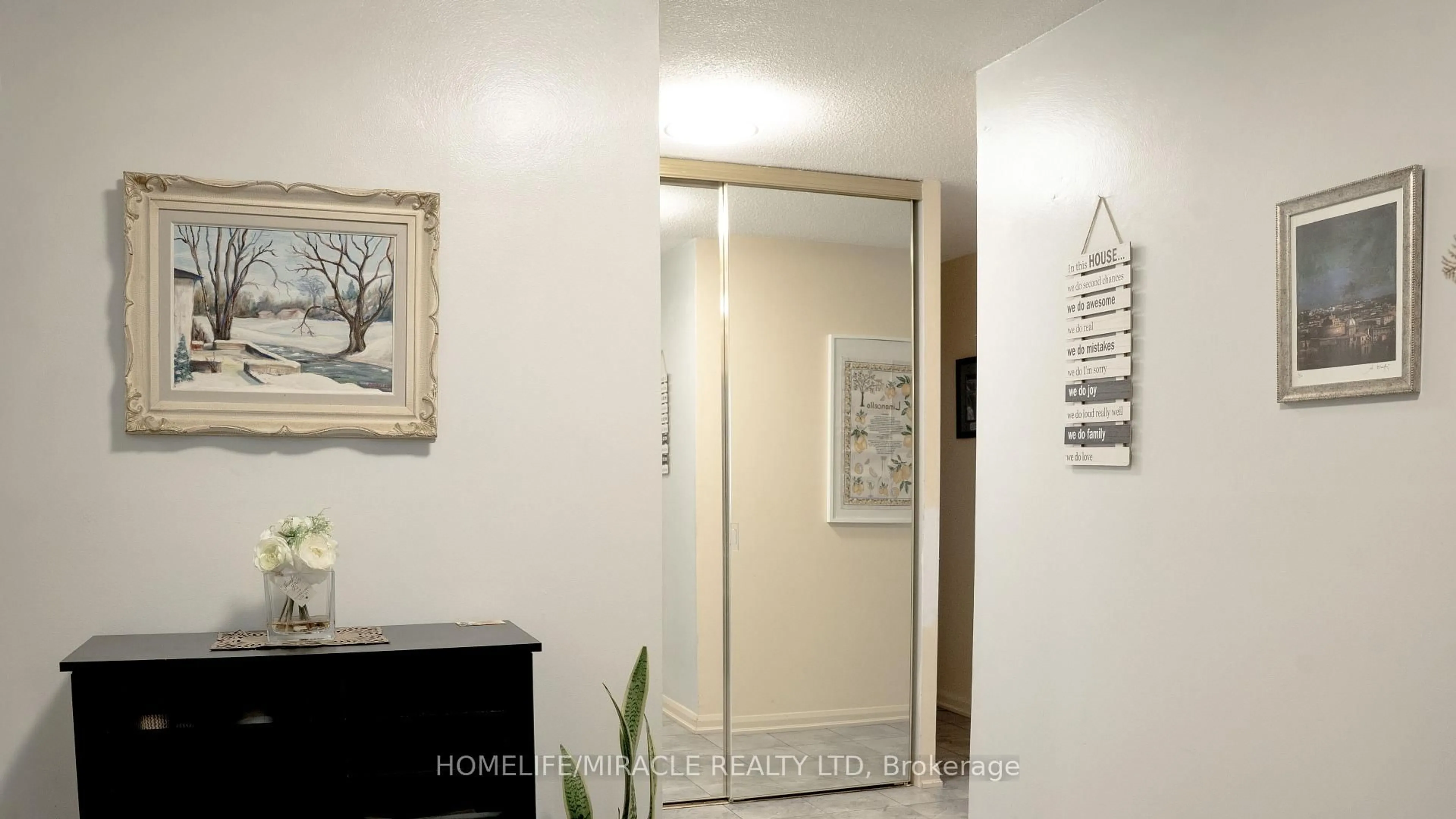 Indoor entryway for 234 Albion Rd #1401, Toronto Ontario M9W 6A5
