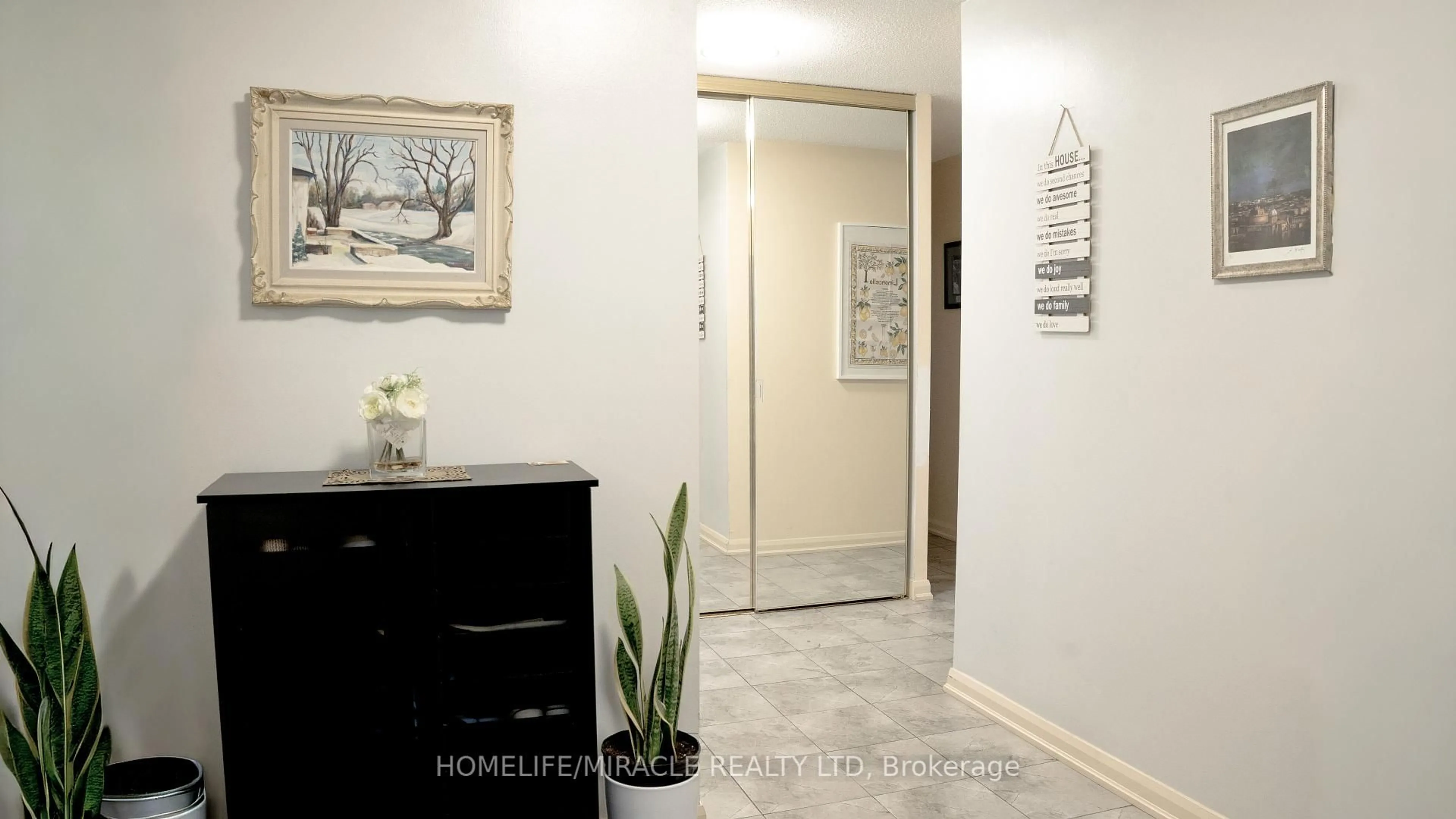 Indoor entryway for 234 Albion Rd #1401, Toronto Ontario M9W 6A5