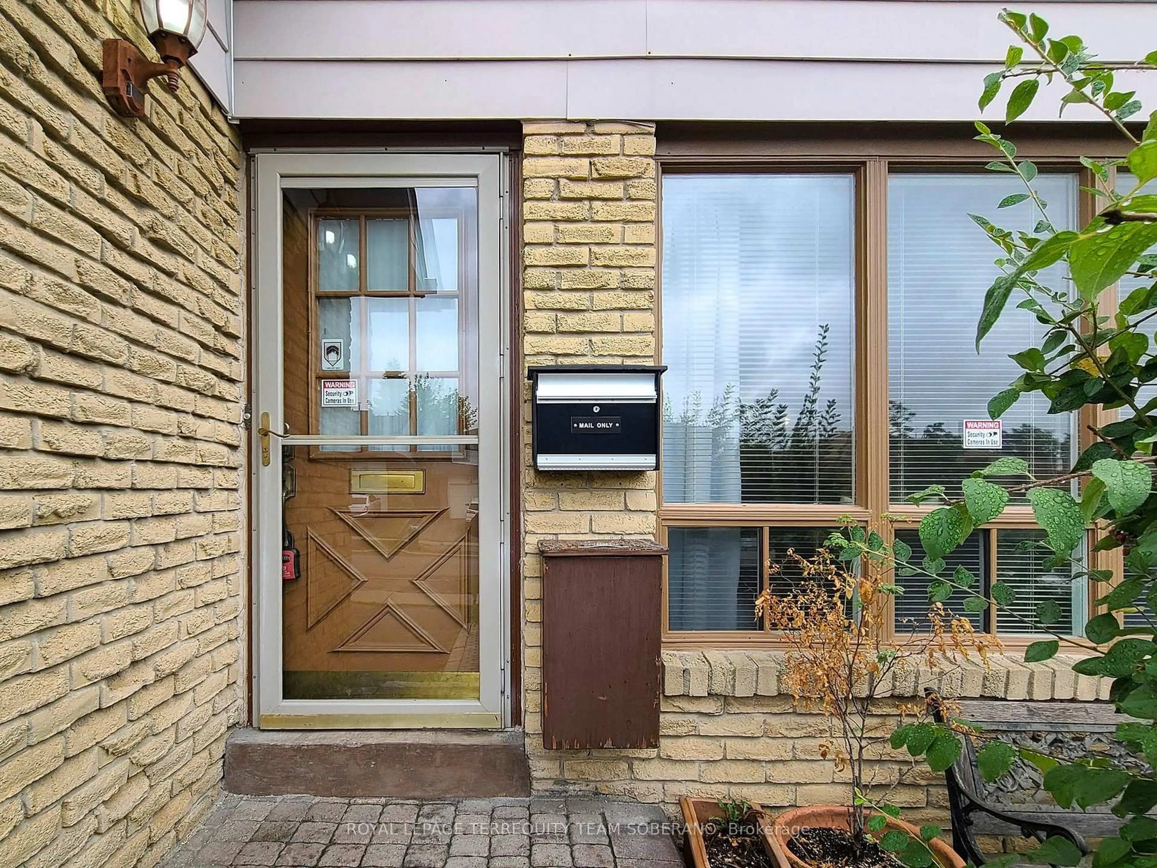 Unknown for 139 Beech St, Brampton Ontario L6V 2Z2