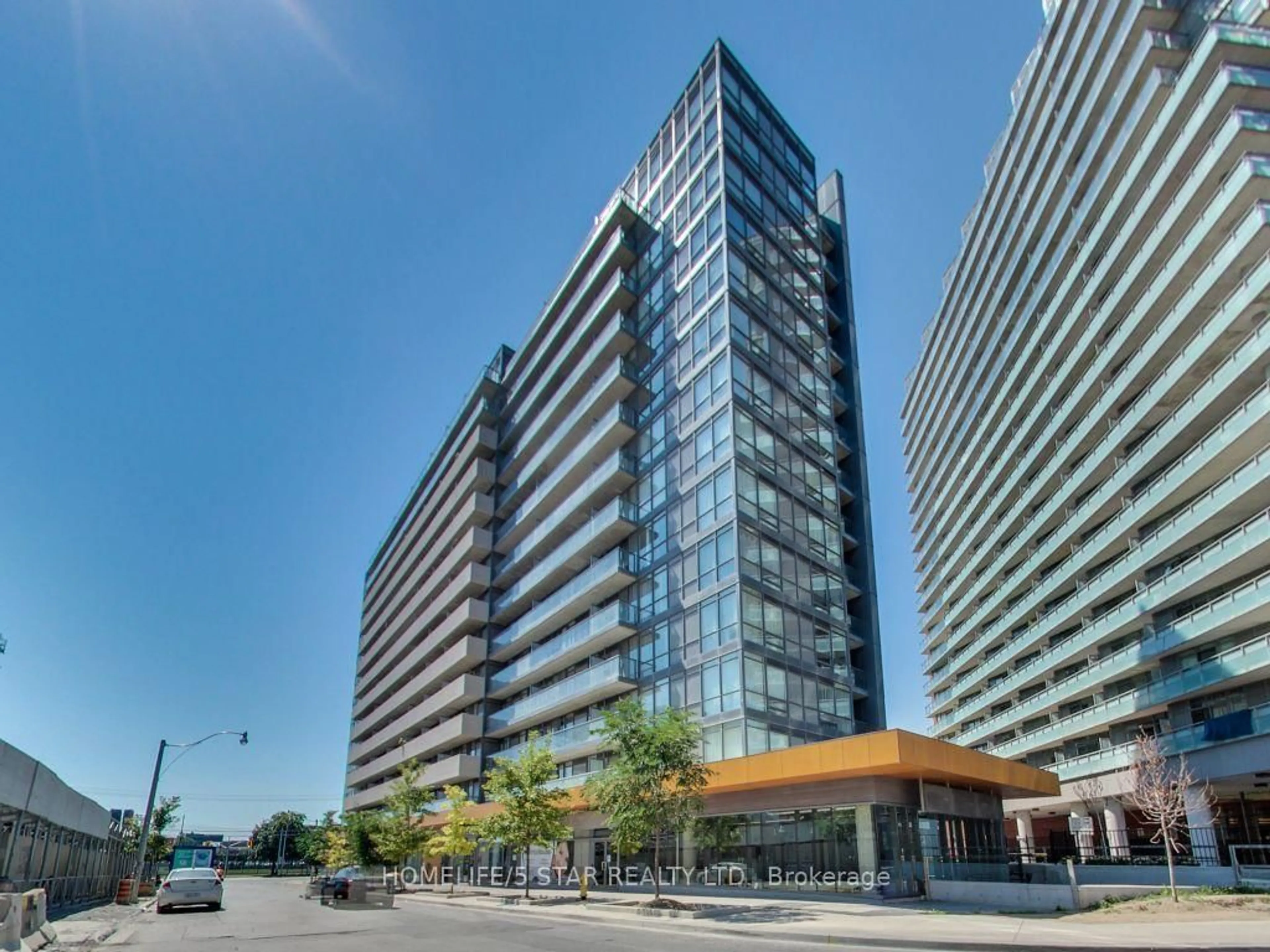 Indoor foyer for 20 JOE SHUSTER Way #321, Toronto Ontario M6K 0A3