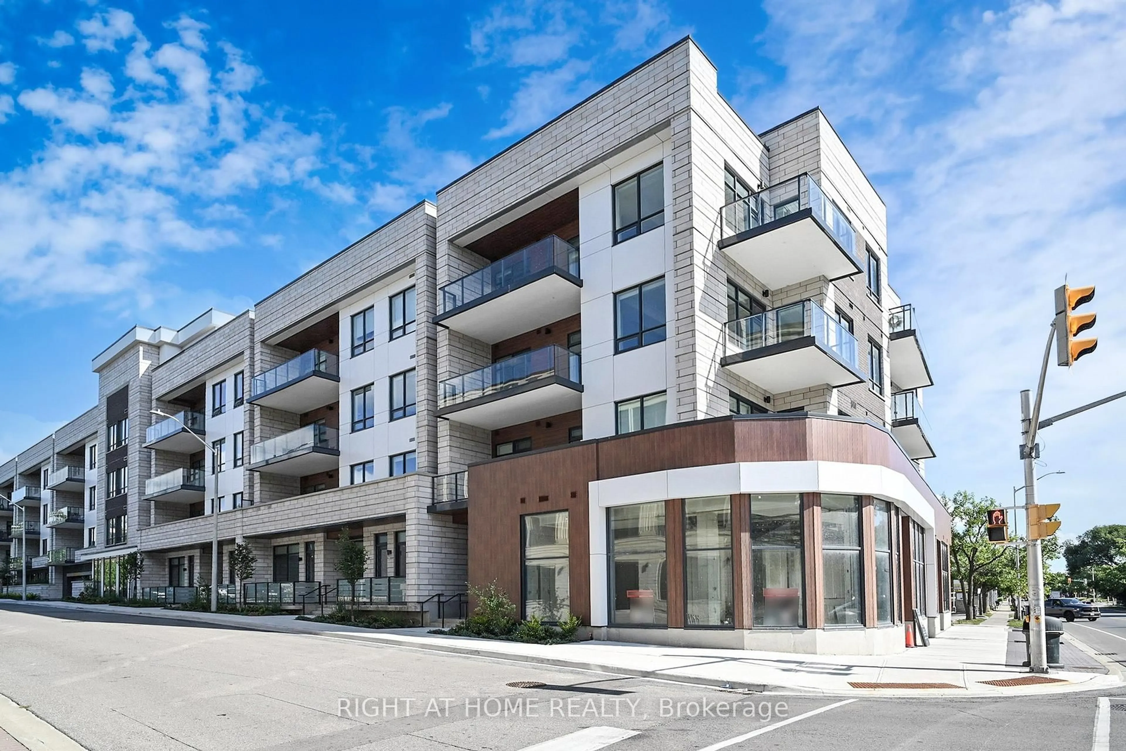 Patio, unknown for 123 Maurice Dr #317, Oakville Ontario L6K 2W6