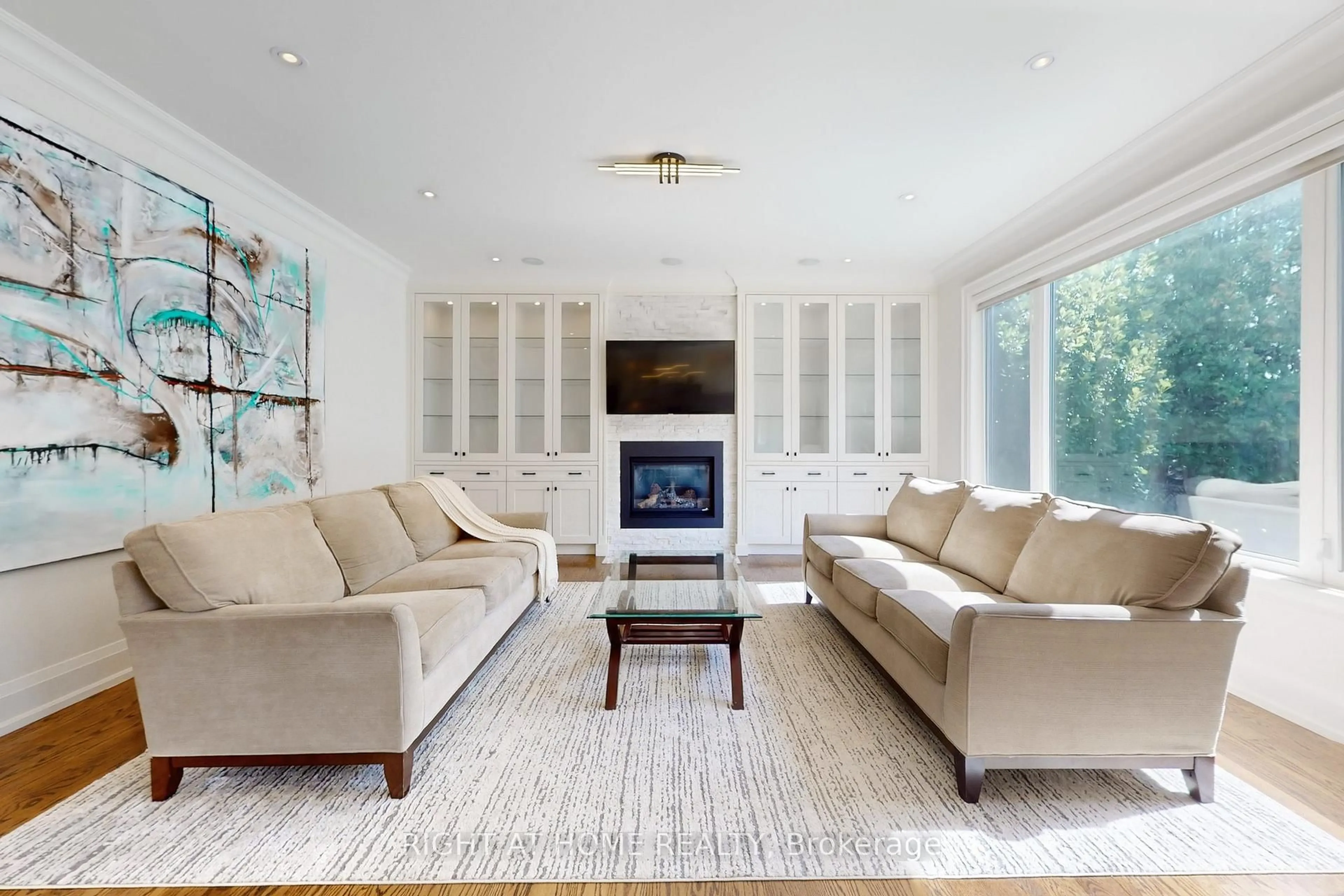 Living room with furniture, unknown for 490 Orchard Dr, Oakville Ontario L6K 1P1