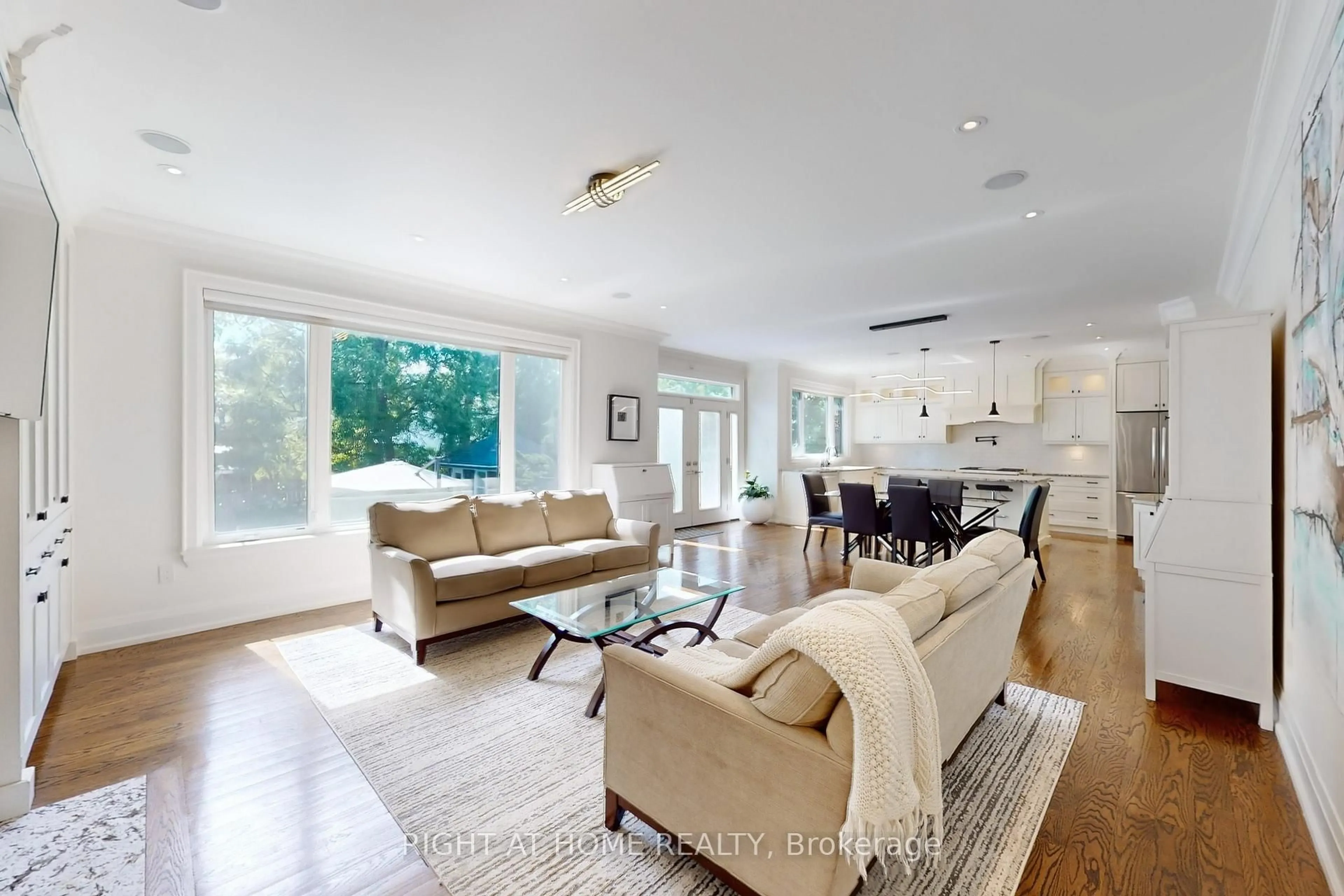 Living room with furniture, unknown for 490 Orchard Dr, Oakville Ontario L6K 1P1