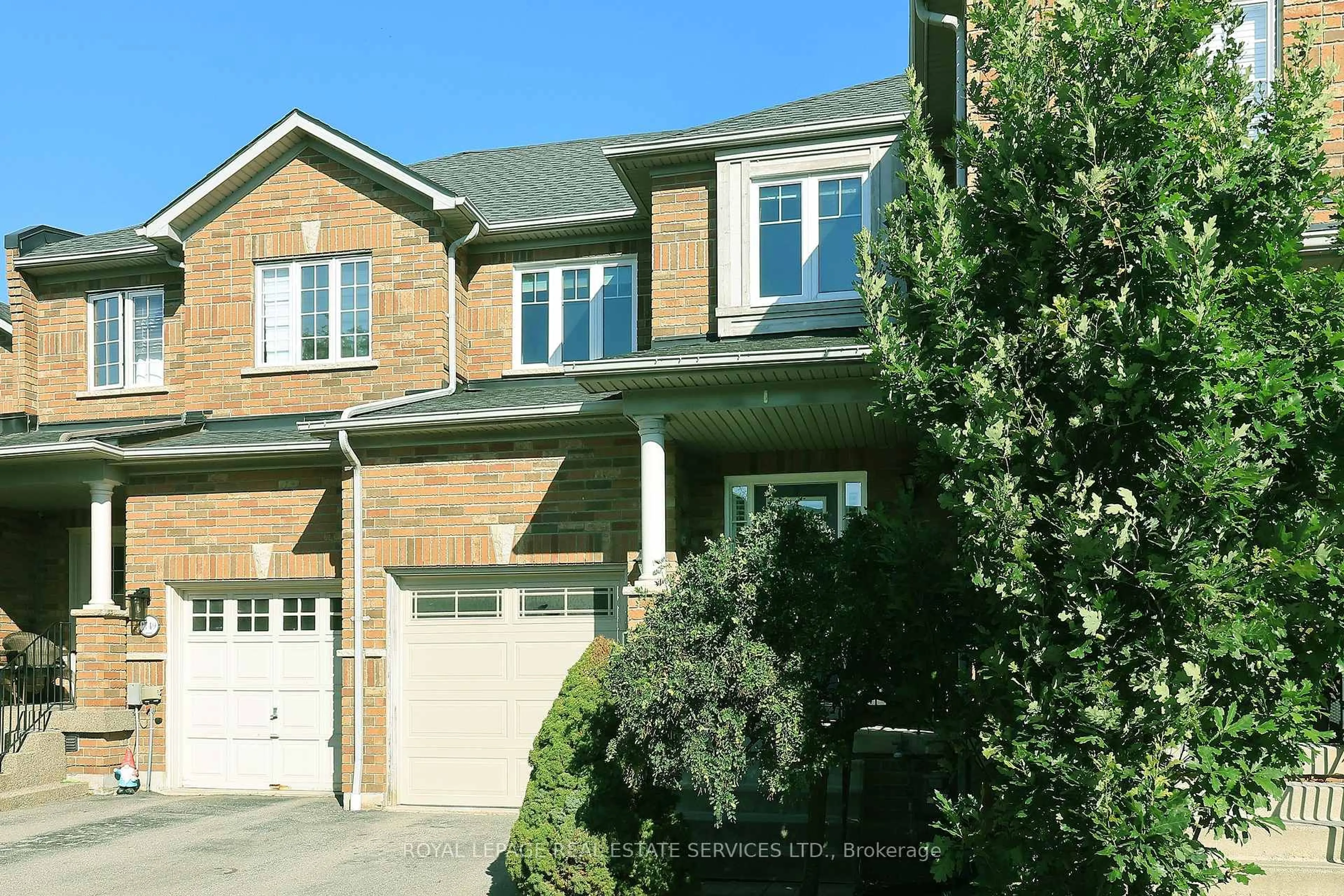 Home with brick exterior material, street for 1747 Cobra Cres, Burlington Ontario L7L 7L5