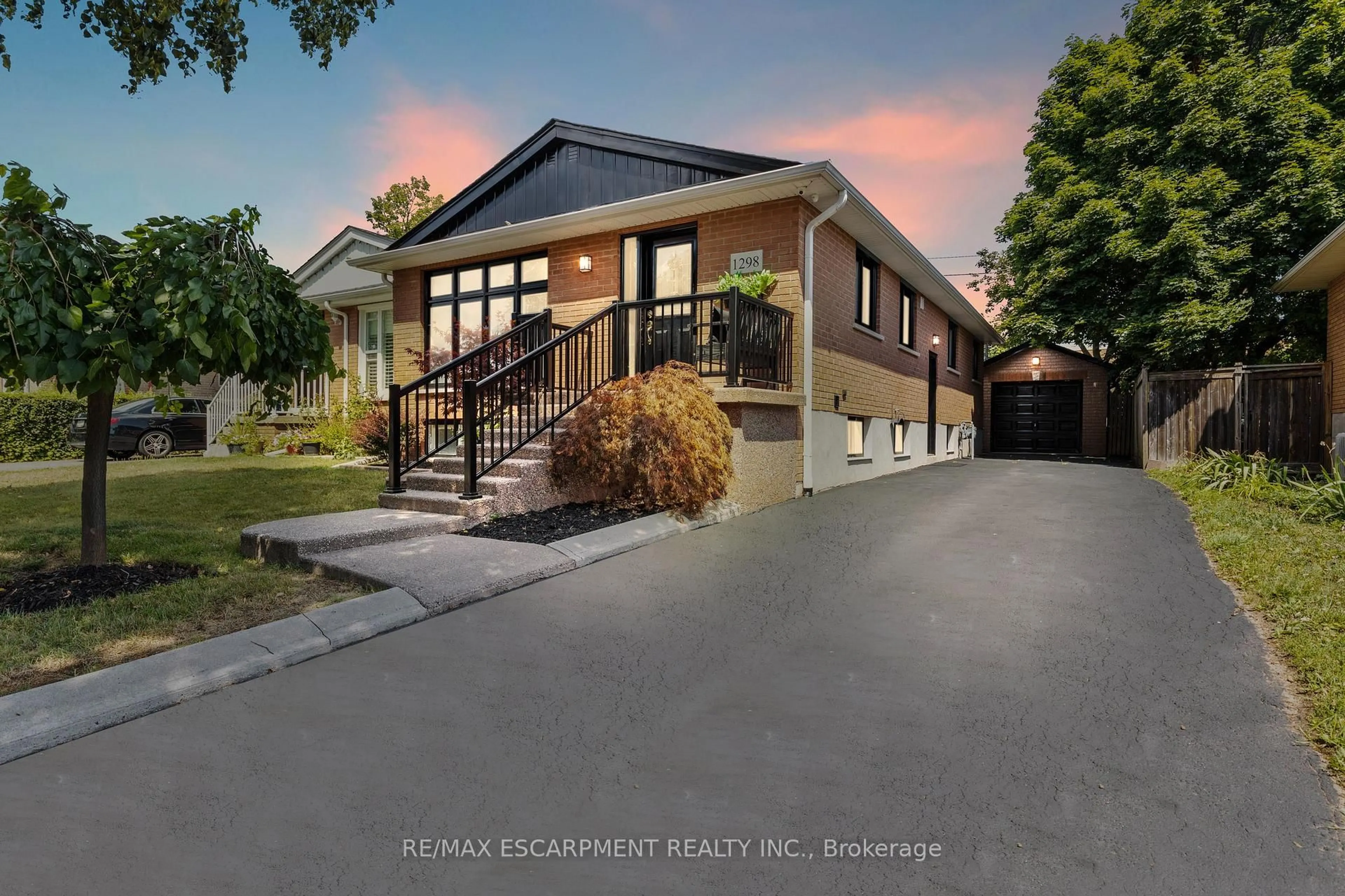 Unknown for 1298 Napier Cres, Oakville Ontario L6H 2A4