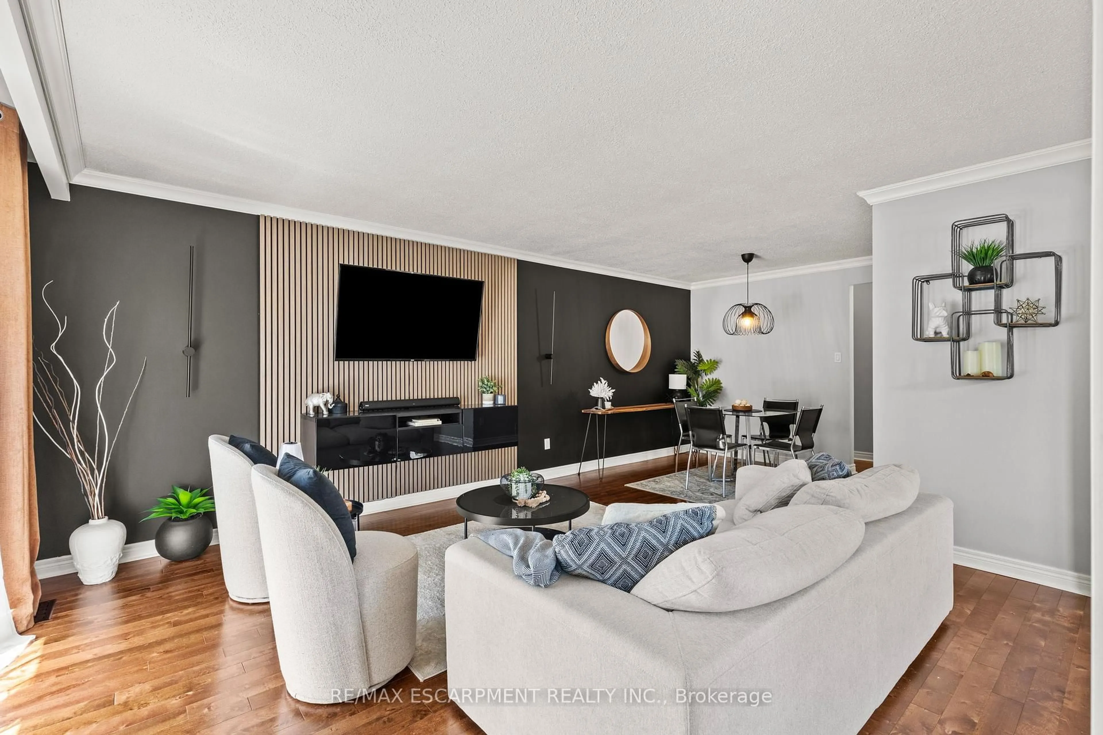 Living room with furniture, unknown for 1298 Napier Cres, Oakville Ontario L6H 2A4