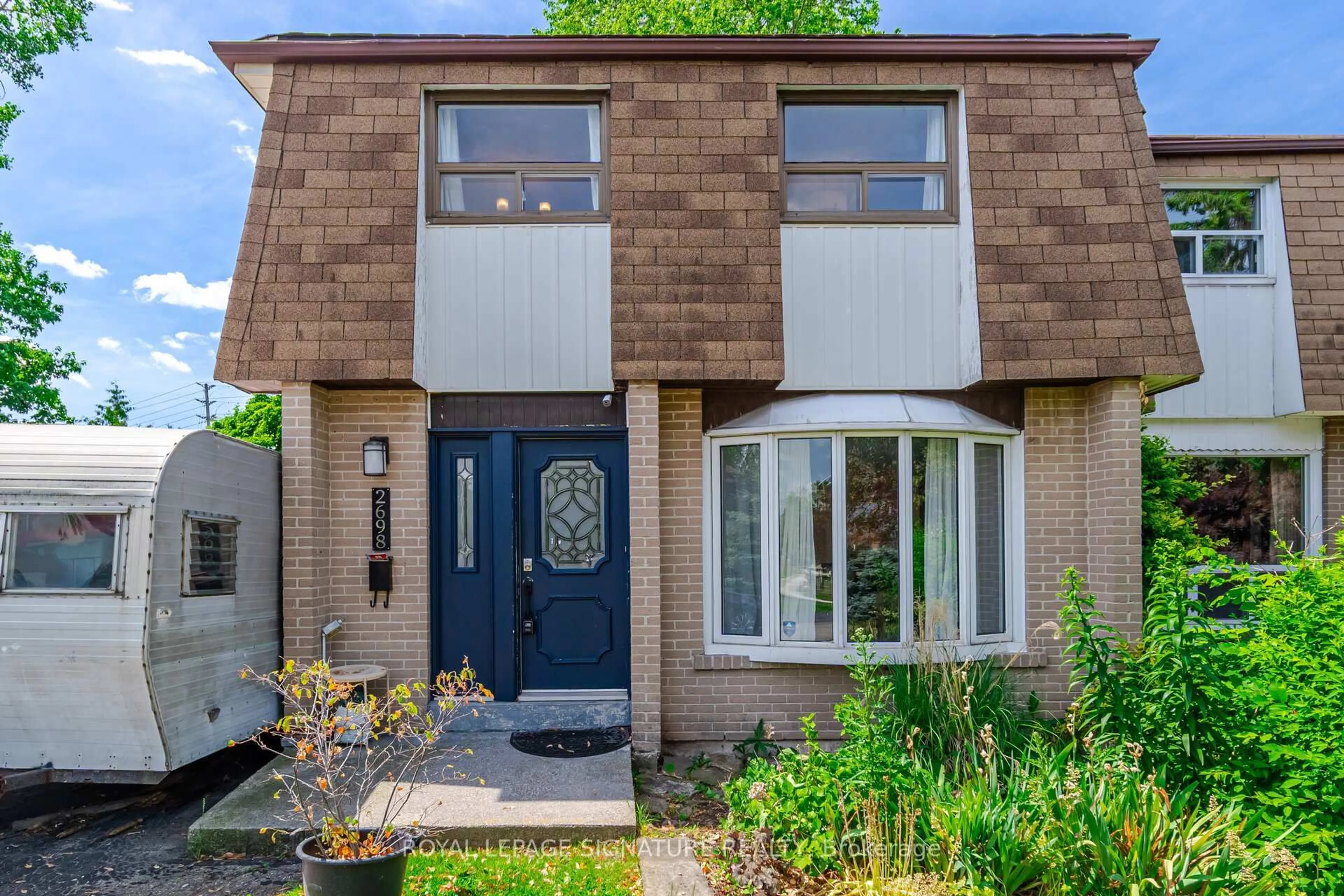 Home with brick exterior material, street for 2698 Lundene Rd, Mississauga Ontario L5J 3Z1