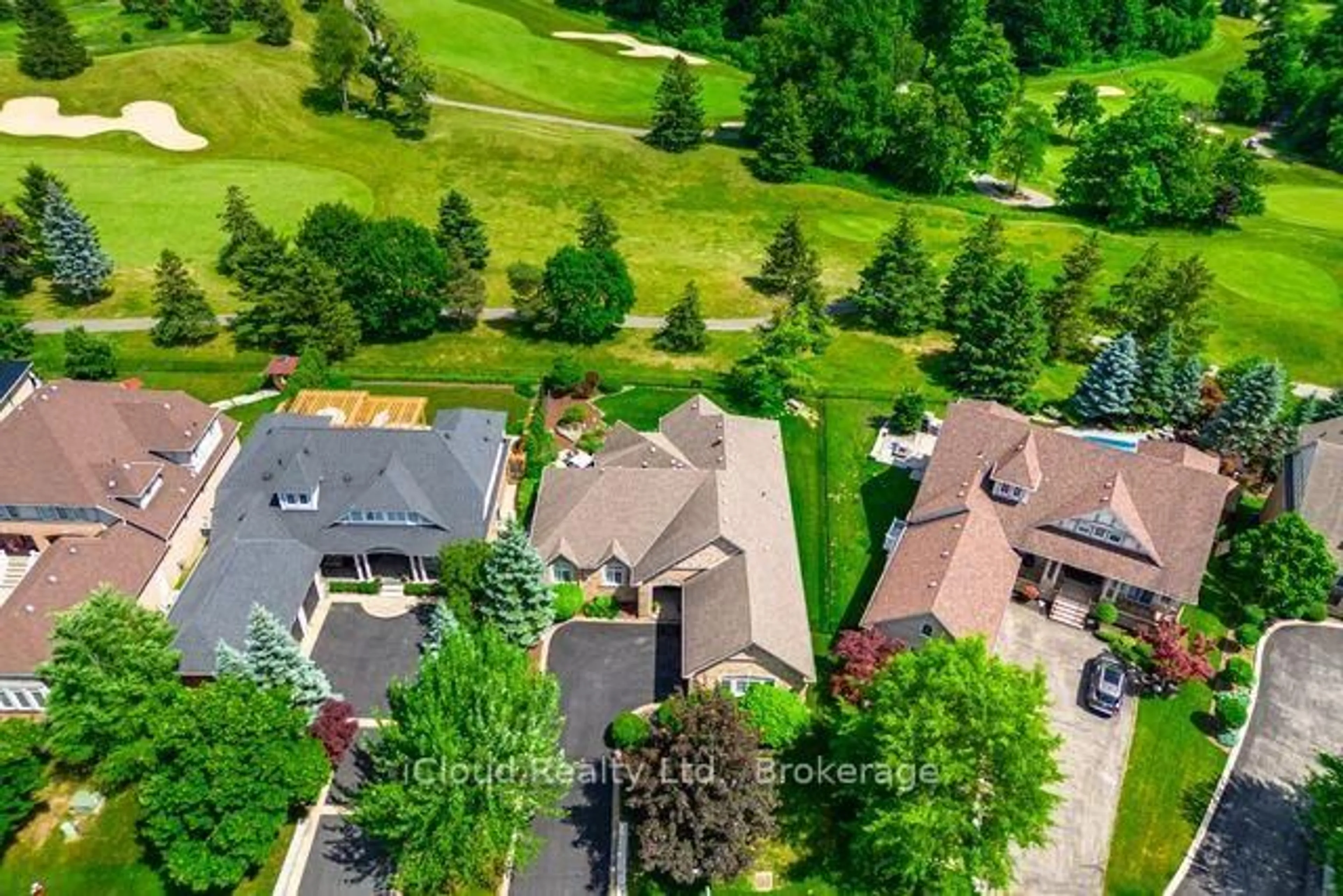 A pic from outside/outdoor area/front of a property/back of a property/a pic from drone, mountain view for 37 Links Lane, Brampton Ontario L6Y 5H2