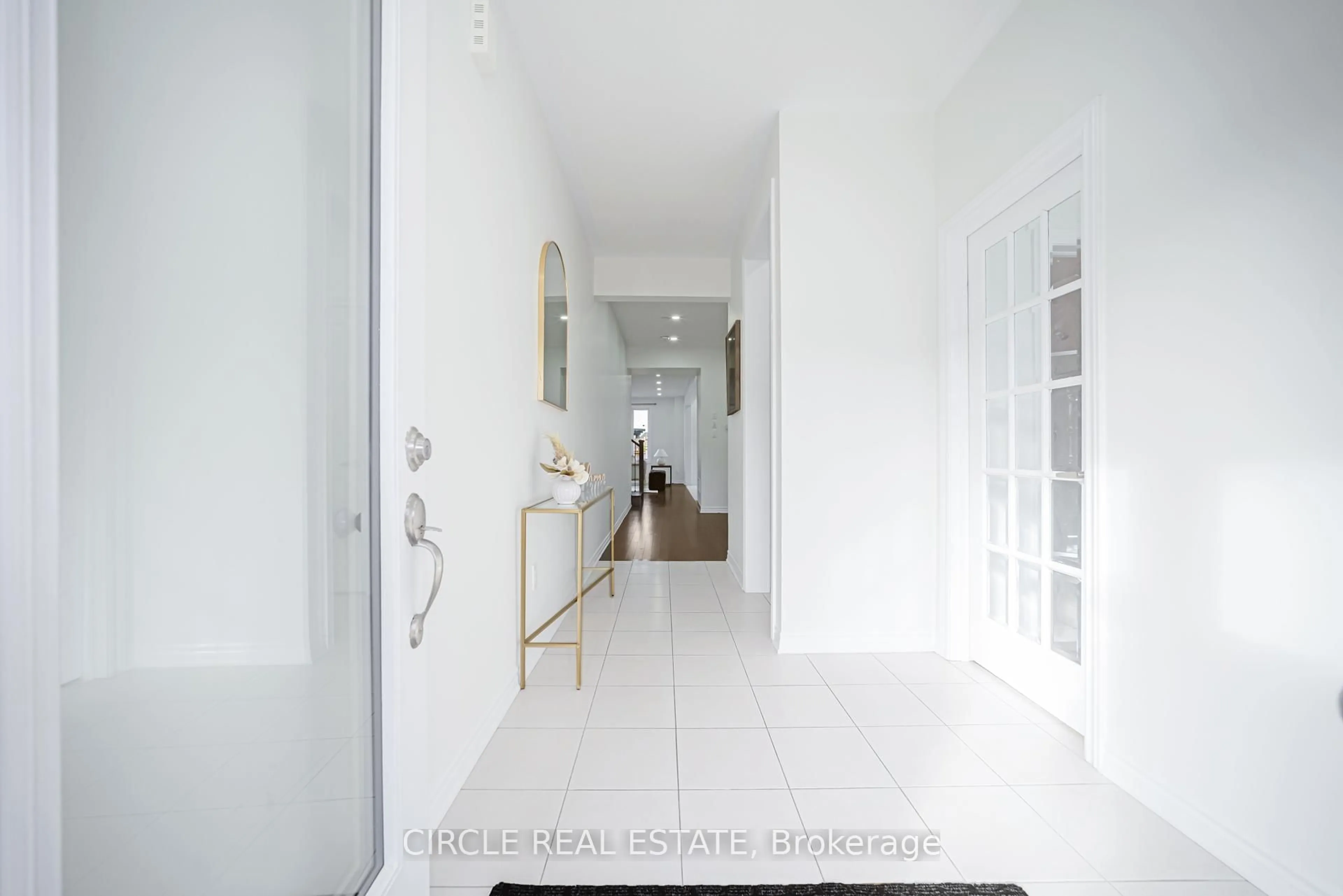 Indoor foyer for 127 petch Ave, Caledon Ontario L7C 4K3