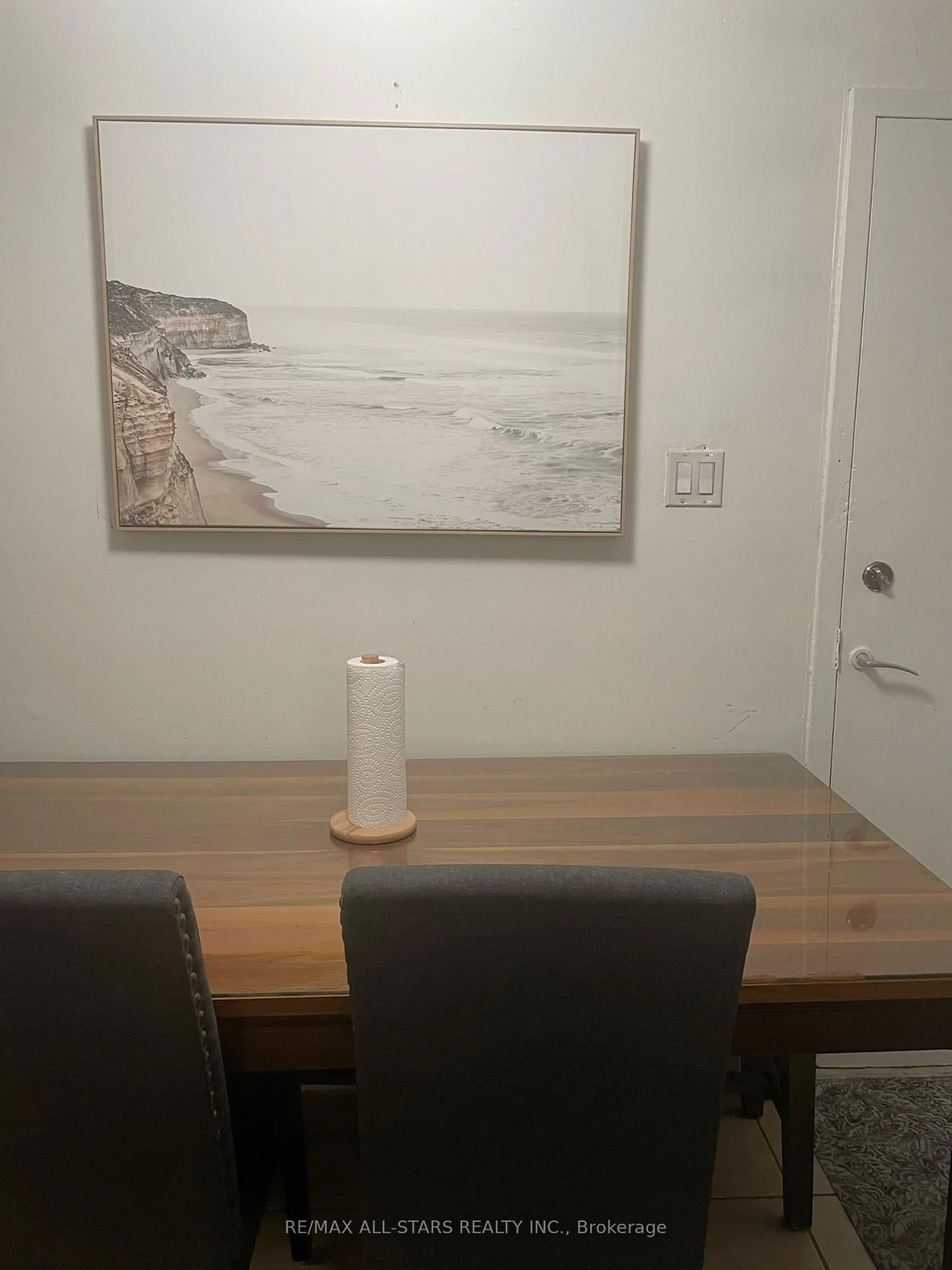 Dining room, wood/laminate floor for 200 Lotherton Ptwy #109, Toronto Ontario M6B 2G8
