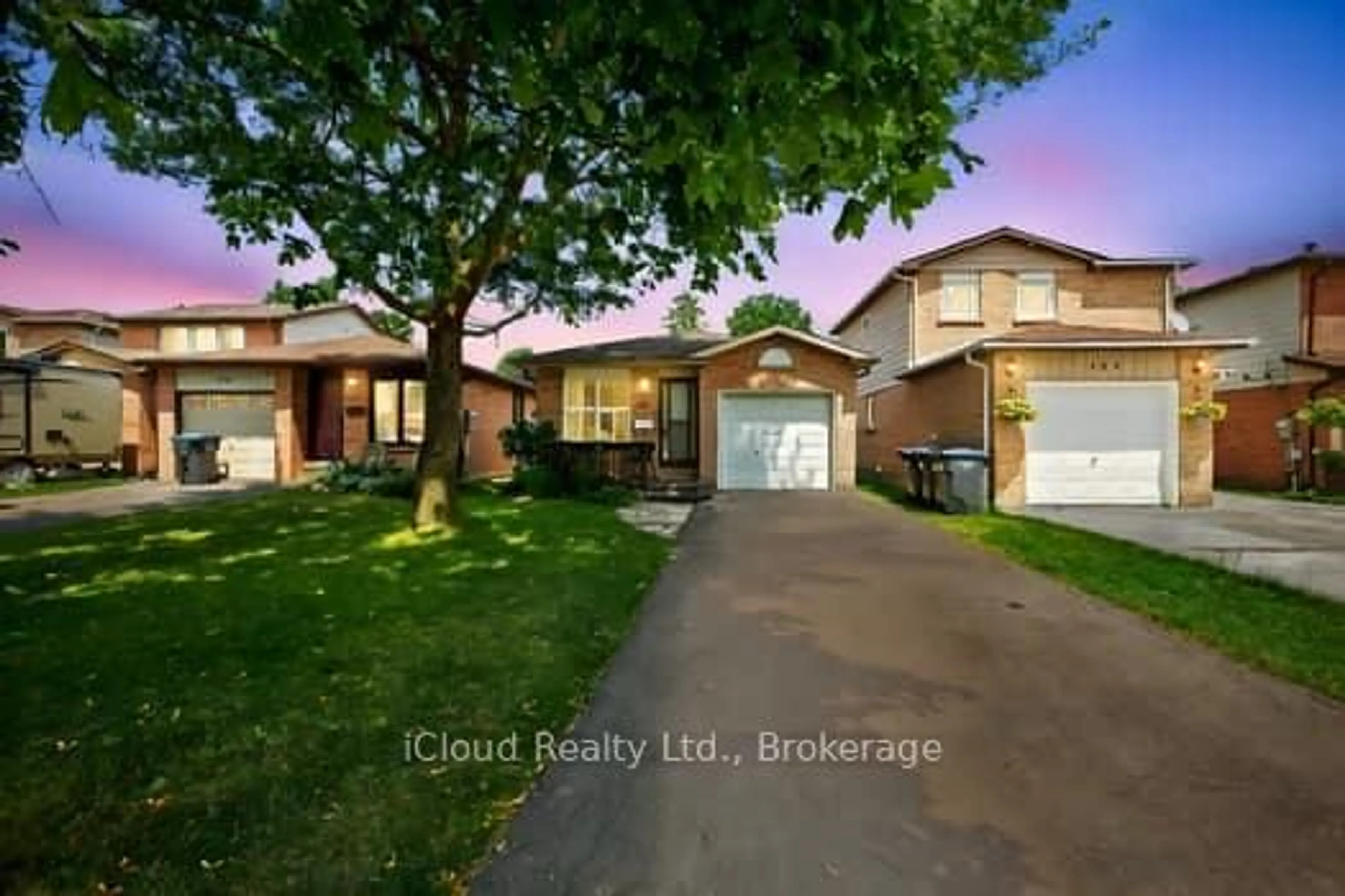 A pic from outside/outdoor area/front of a property/back of a property/a pic from drone, street for 178 Martindale Cres, Brampton Ontario L6X 2V2