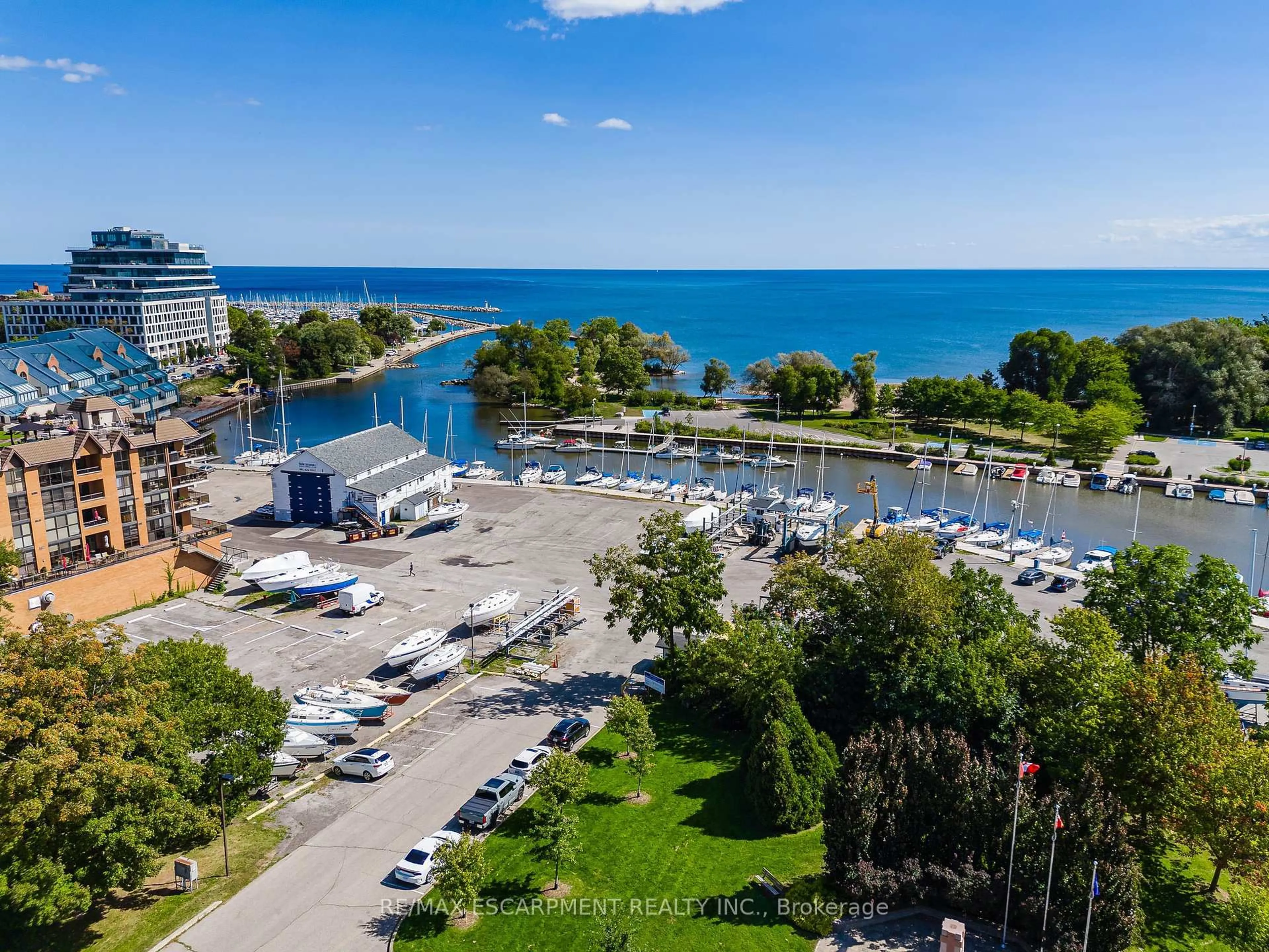 A pic from outside/outdoor area/front of a property/back of a property/a pic from drone, unknown for 2511 Lakeshore Rd #805, Burlington Ontario L6L 6Z1
