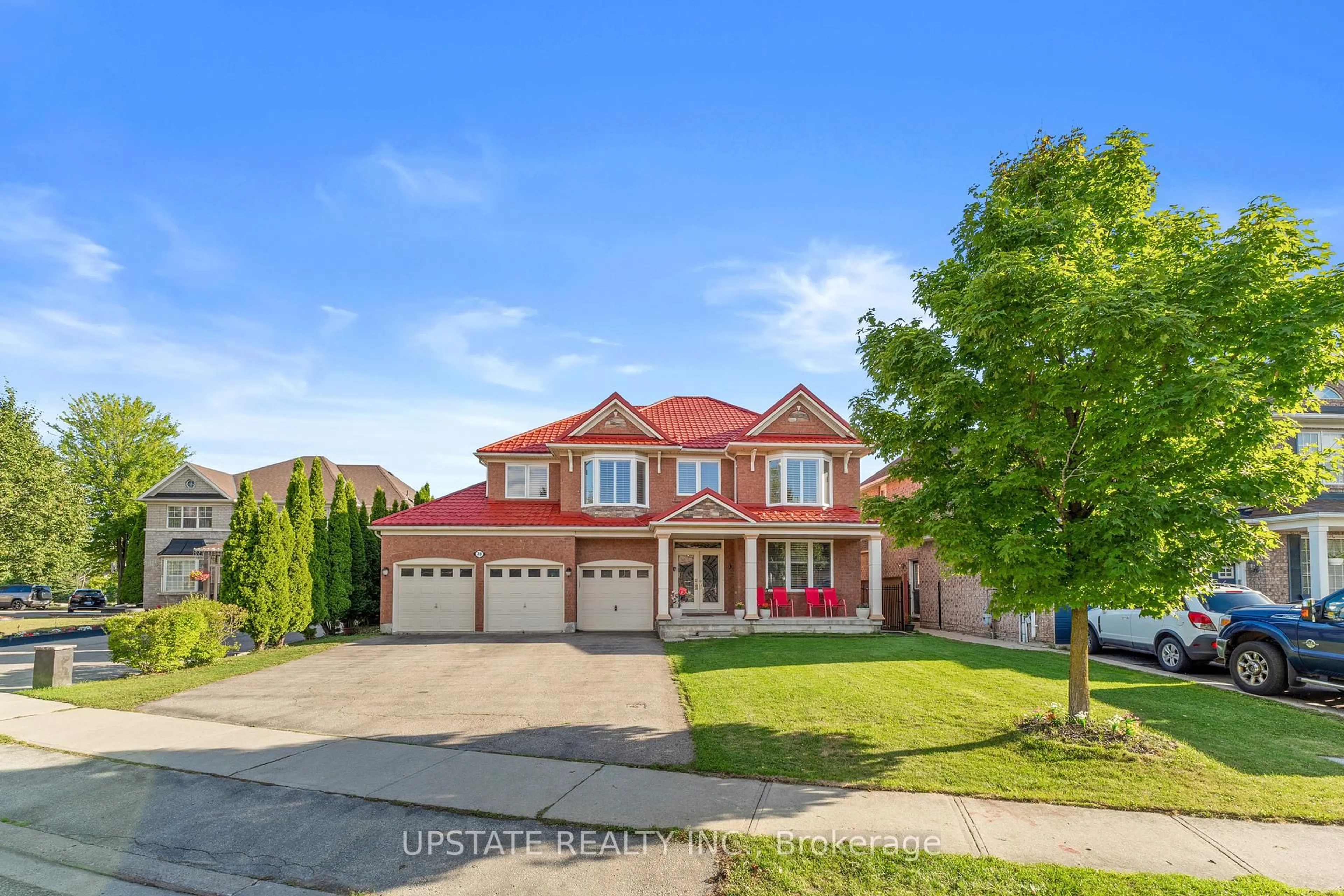 Home with brick exterior material, street for 28 Cosmo Crt, Brampton Ontario L6P 1G2