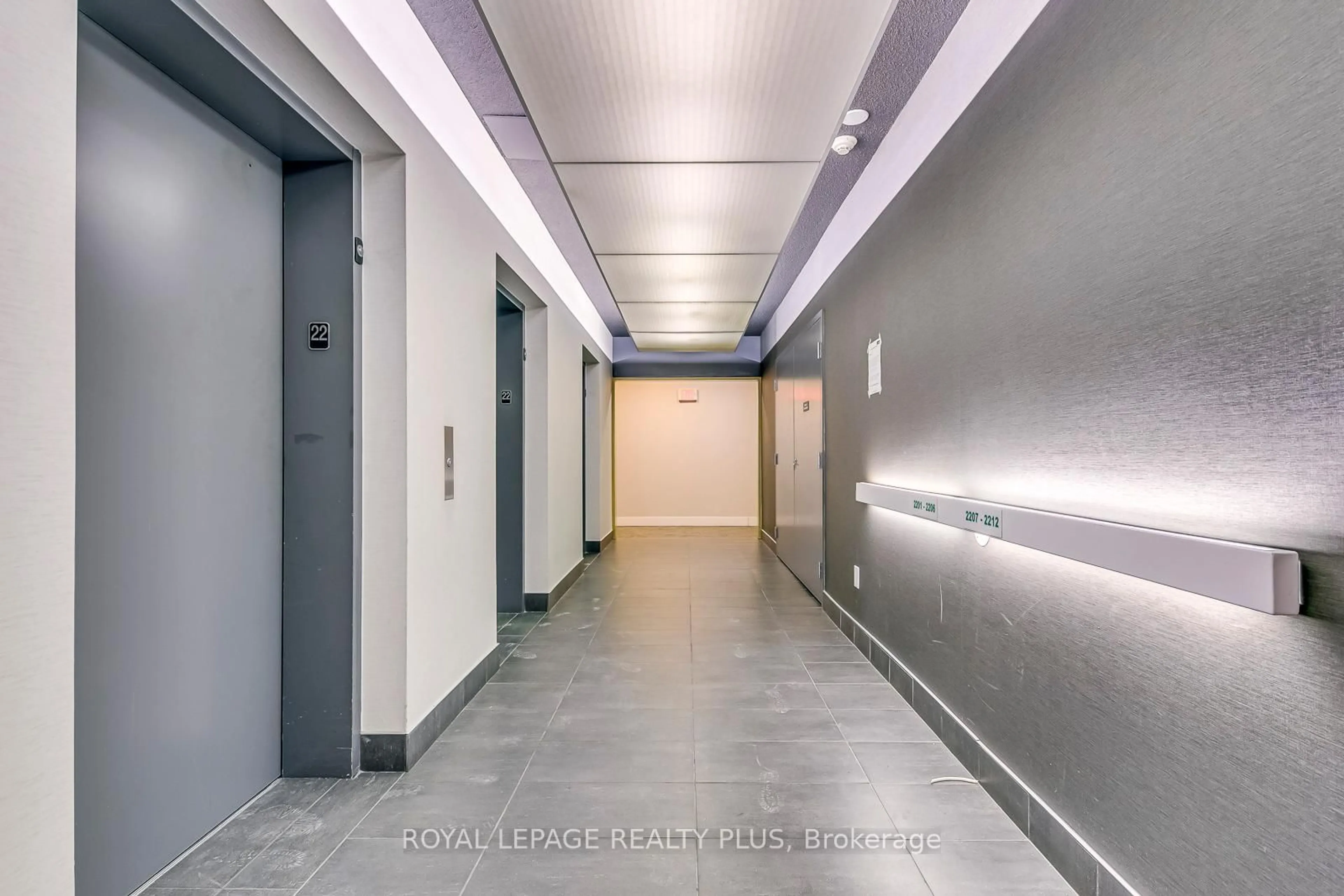 Indoor foyer for 365 Prince Of Wales Dr #2202, Mississauga Ontario L5B 0G6