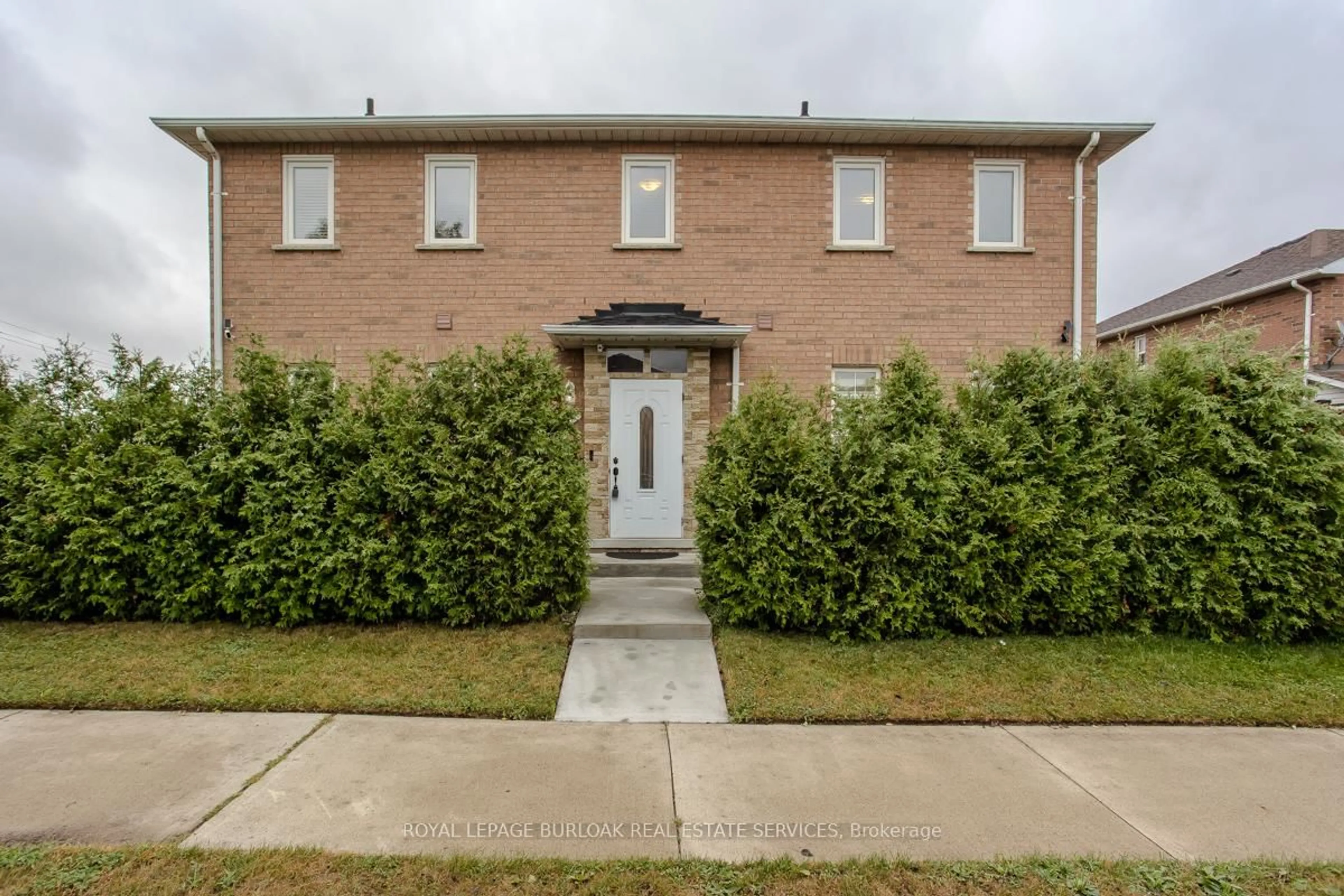 Home with brick exterior material, street for 4336 Fairview St, Burlington Ontario L7L 7A3