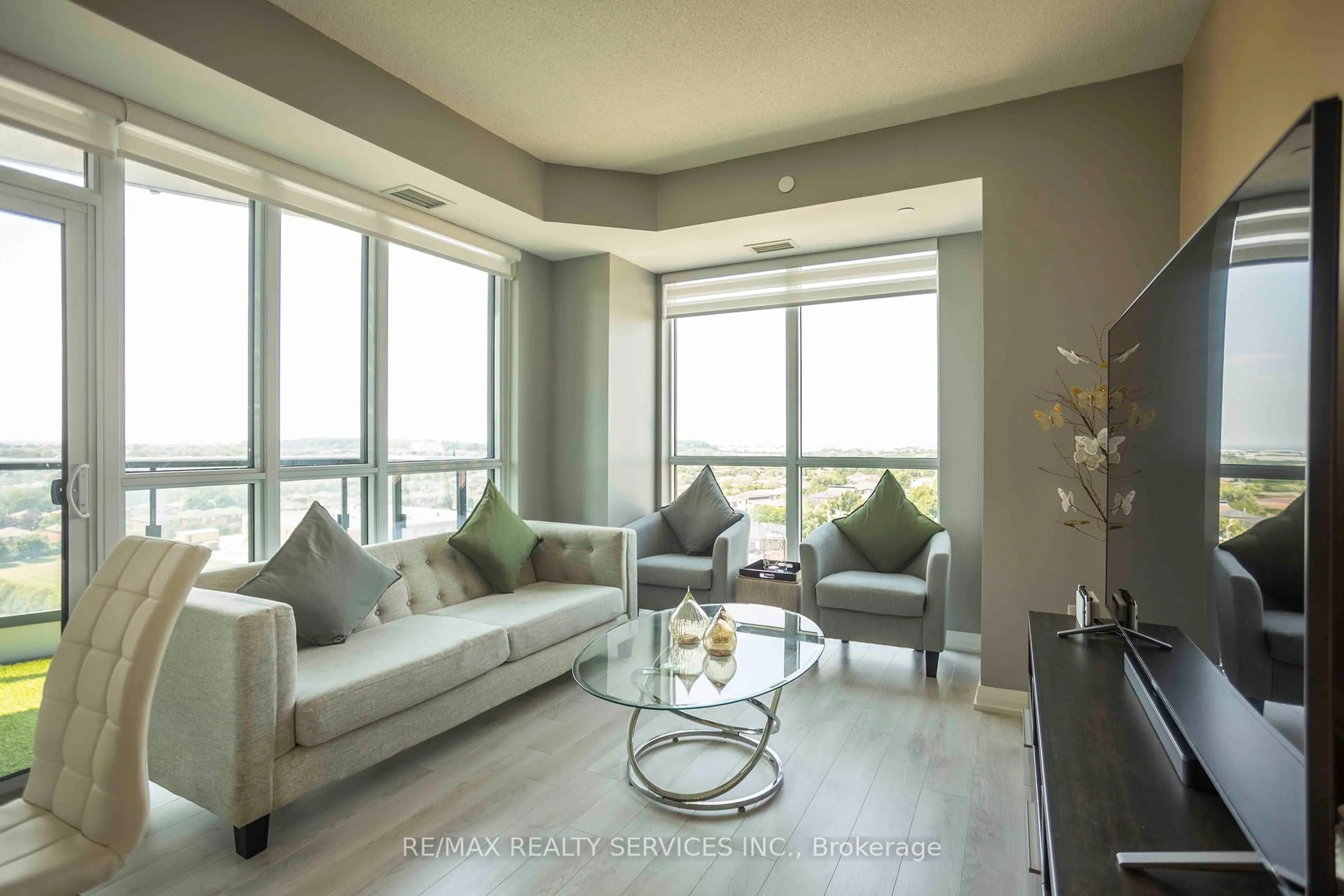 Living room with furniture, unknown for 35 Watergarden Dr #918, Mississauga Ontario L5R 0G8