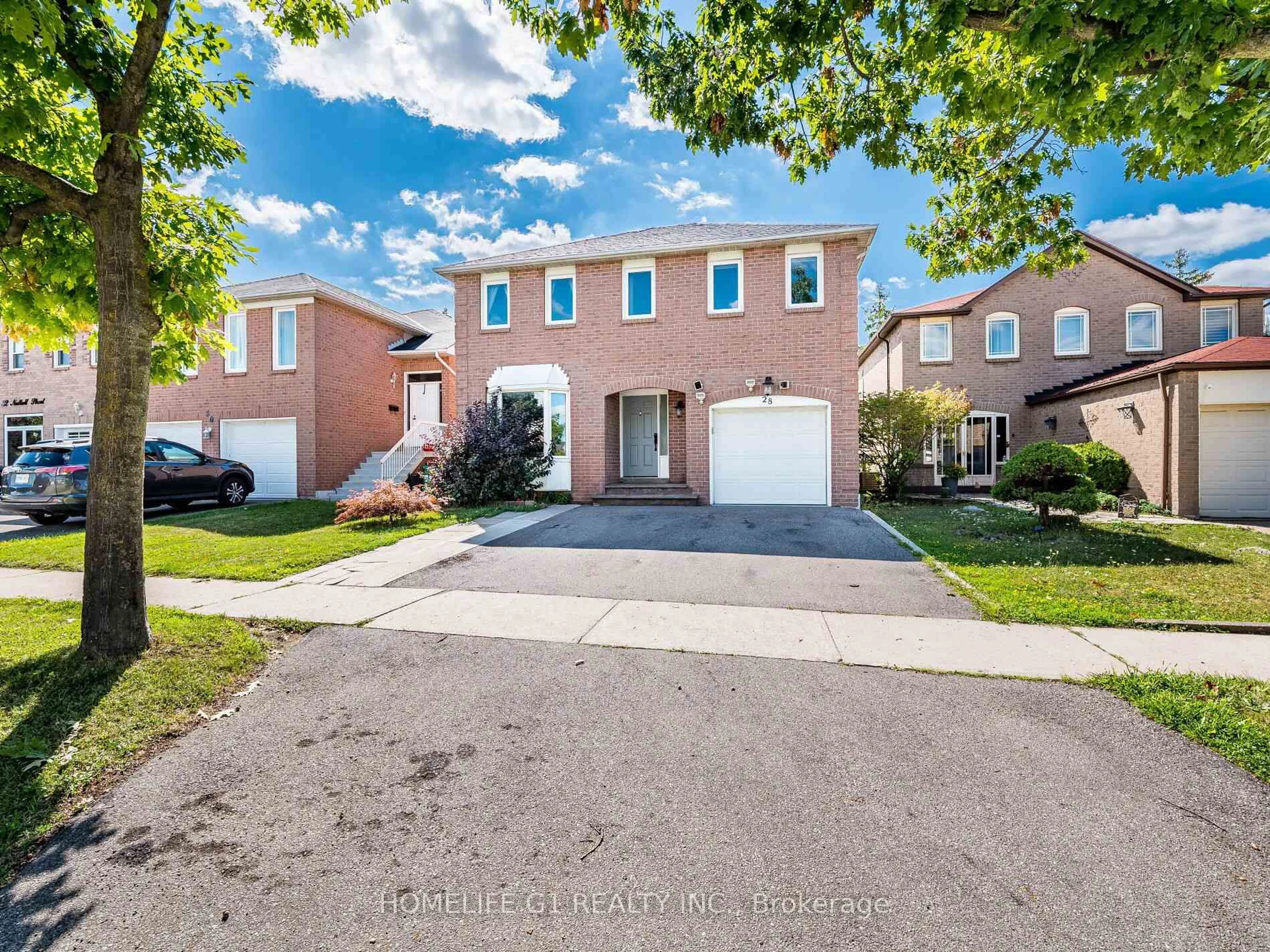 A pic from outside/outdoor area/front of a property/back of a property/a pic from drone, street for 28 Nuttall St, Brampton Ontario L9R 0E4