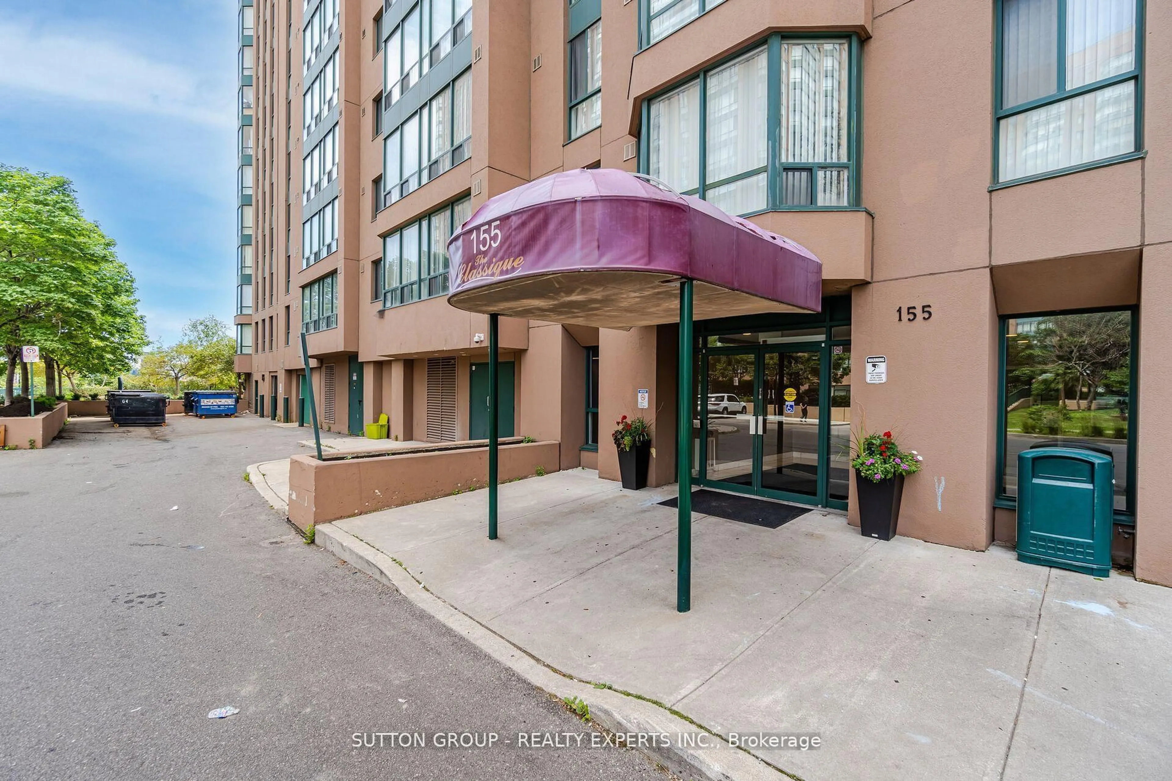 Indoor foyer for 115 Hillcrest Ave #615, Mississauga Ontario L5B 3Y9