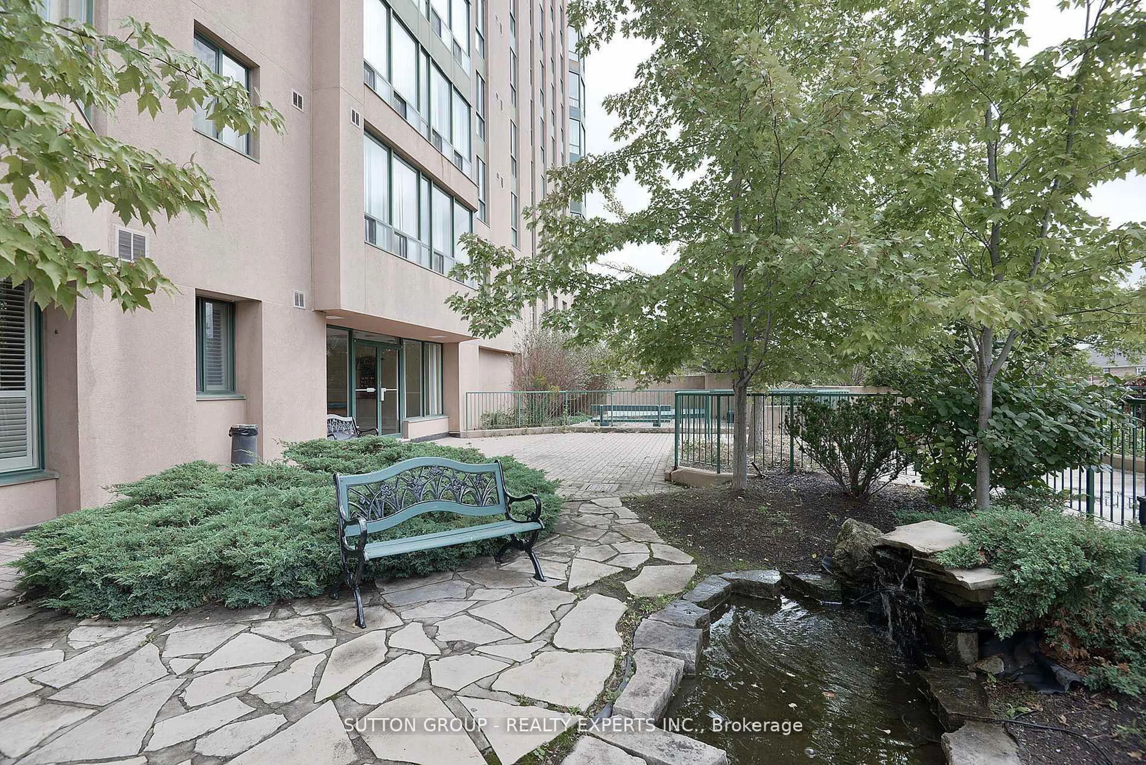 Patio, unknown for 115 Hillcrest Ave #615, Mississauga Ontario L5B 3Y9
