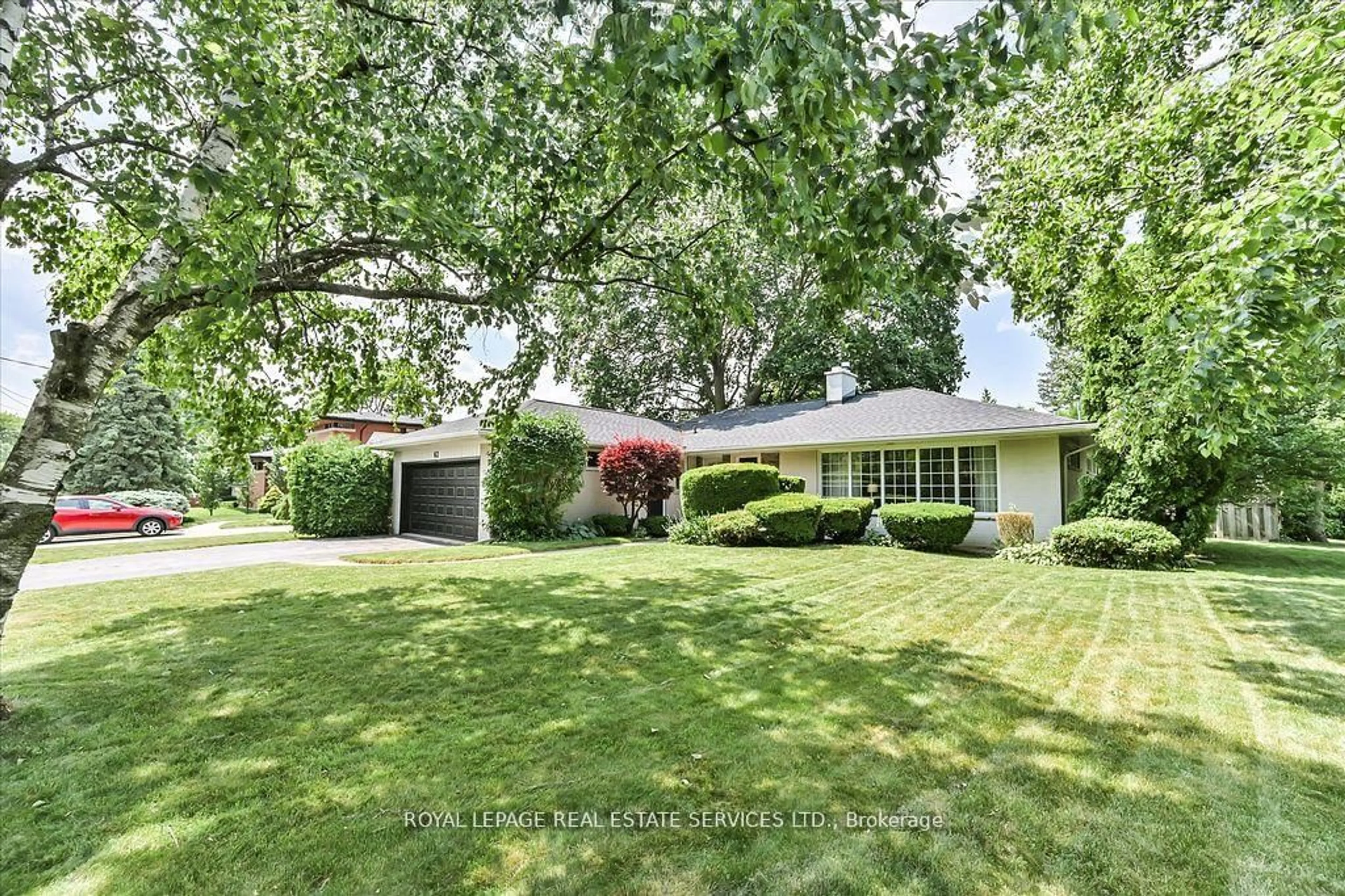 A pic from outside/outdoor area/front of a property/back of a property/a pic from drone, street for 62 Princess Margaret Blvd, Toronto Ontario M9A 2A2