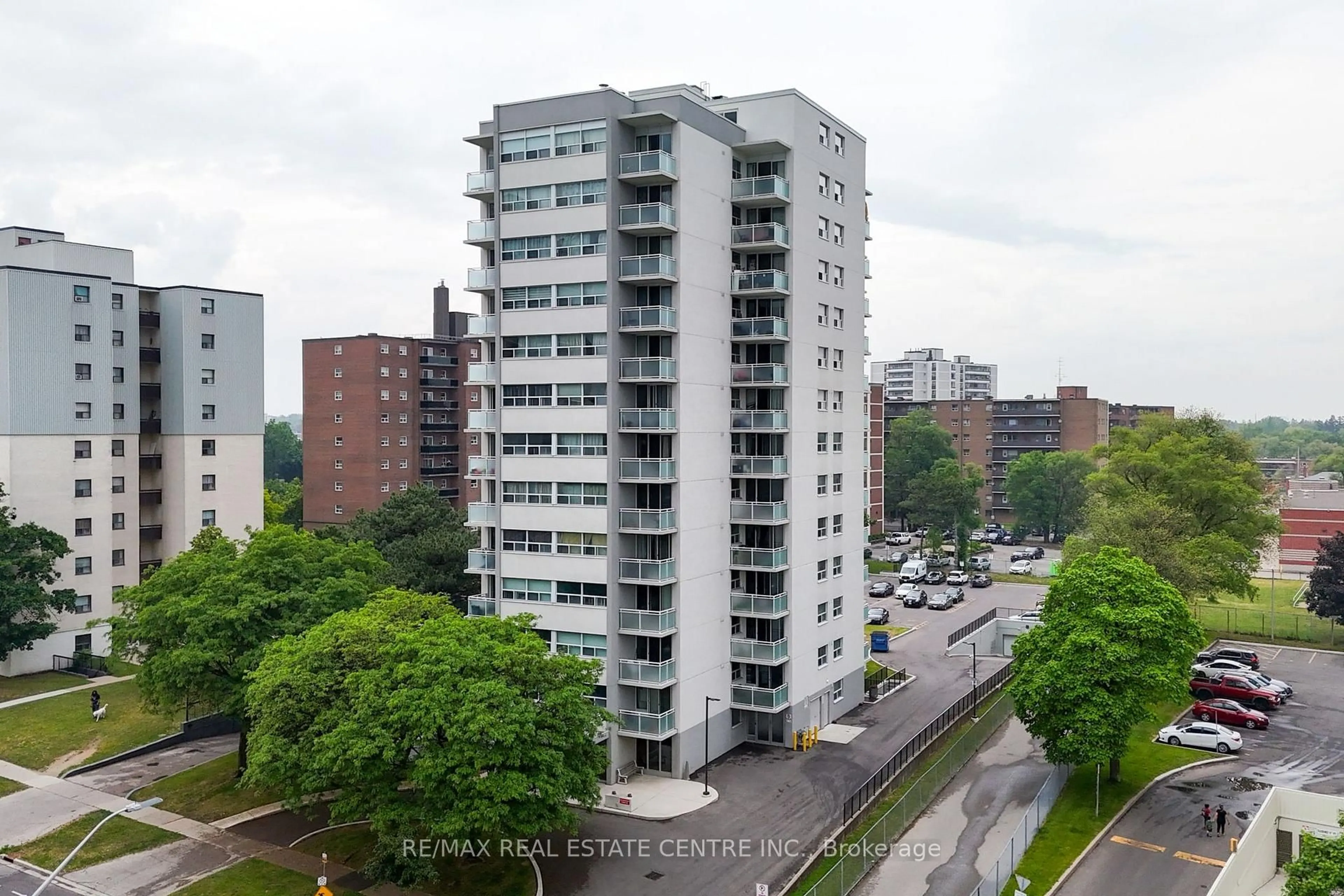A pic from outside/outdoor area/front of a property/back of a property/a pic from drone, city buildings view from balcony for 2345 Confederation Pkwy #1202, Mississauga Ontario L5B 2H3