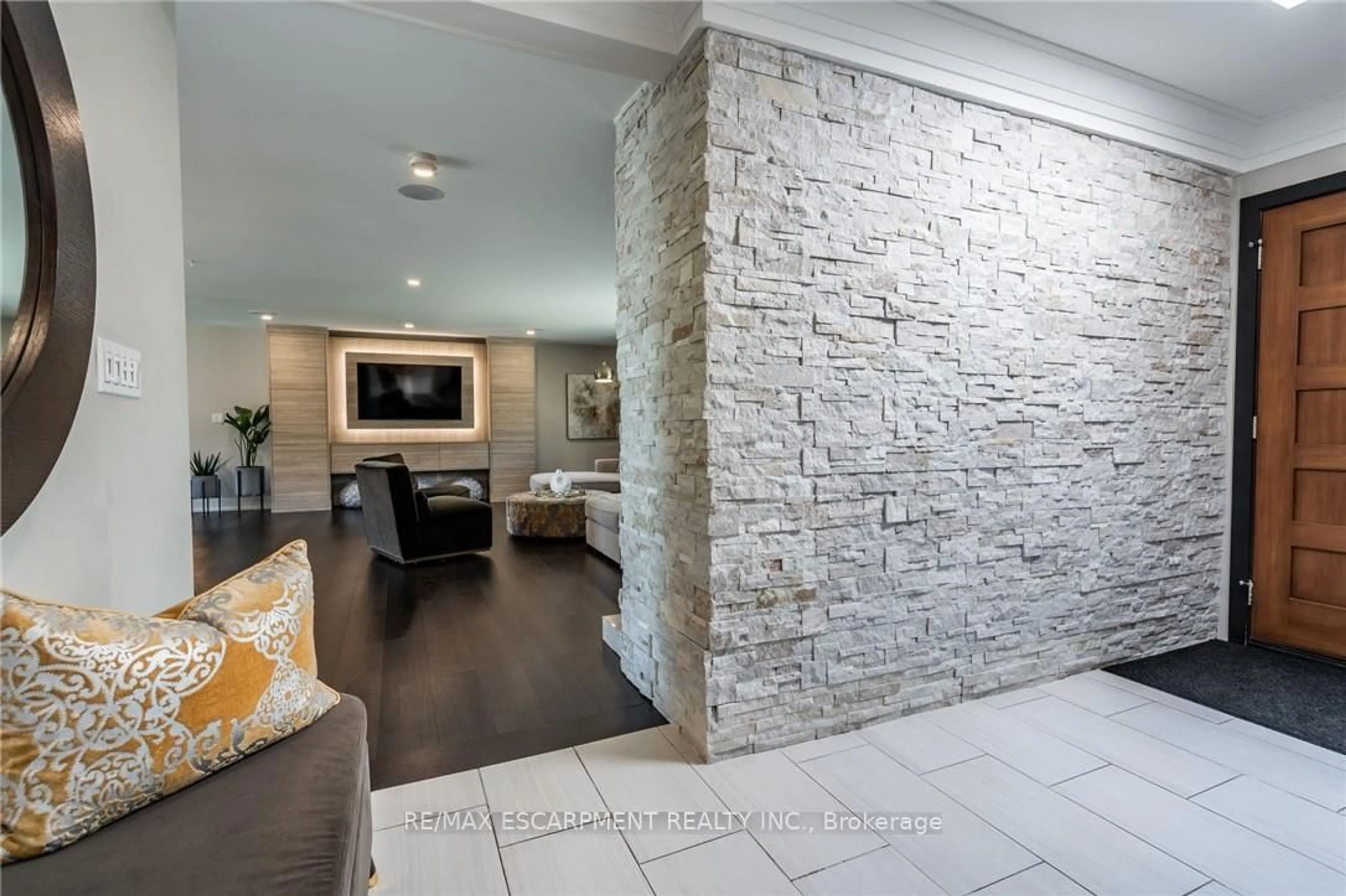 Unknown for 822 Danforth Pl, Burlington Ontario L7T 1S2
