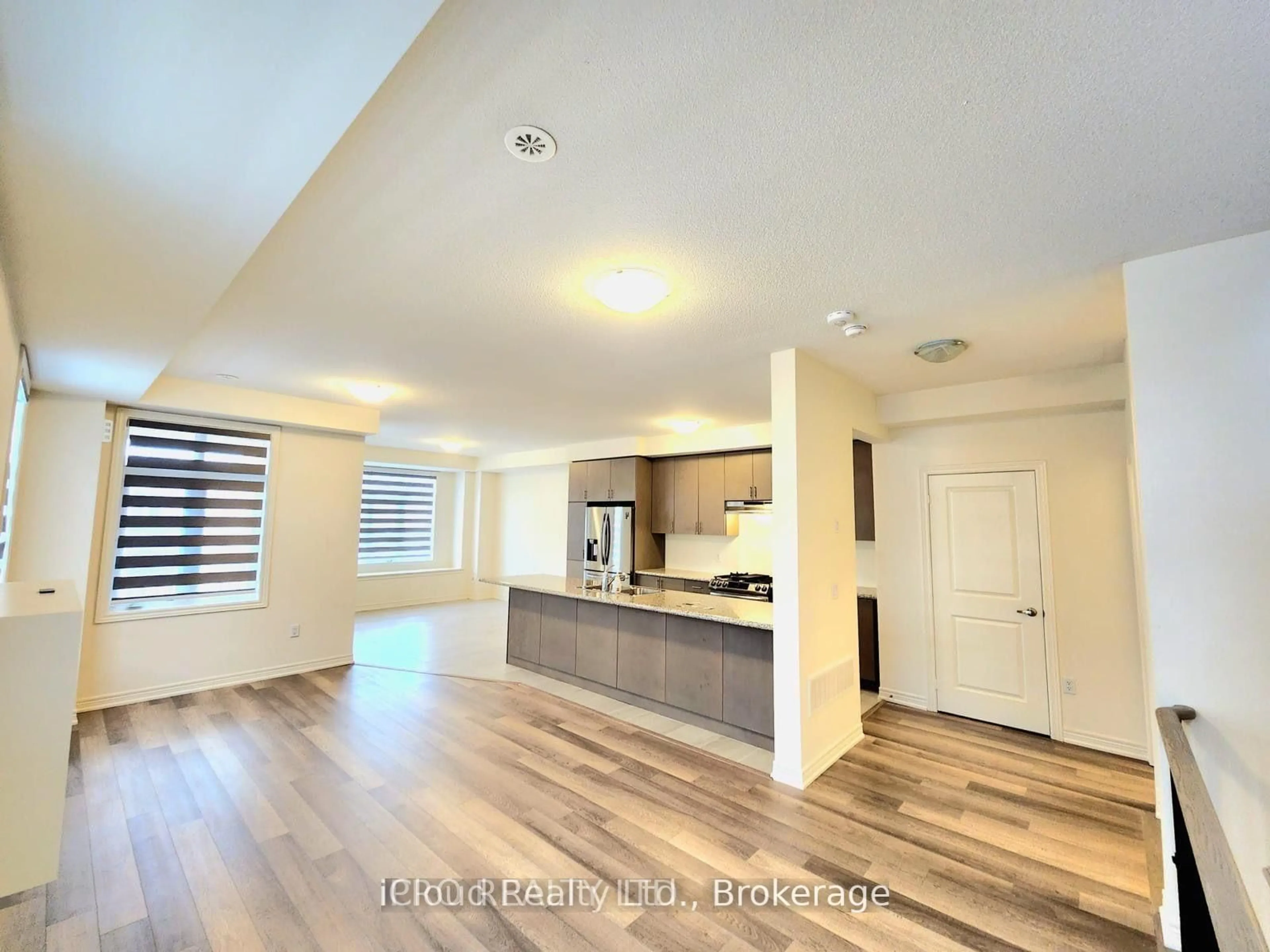 Open concept kitchen, unknown for 428 Silver Maple Rd, Oakville Ontario L6H 7H5