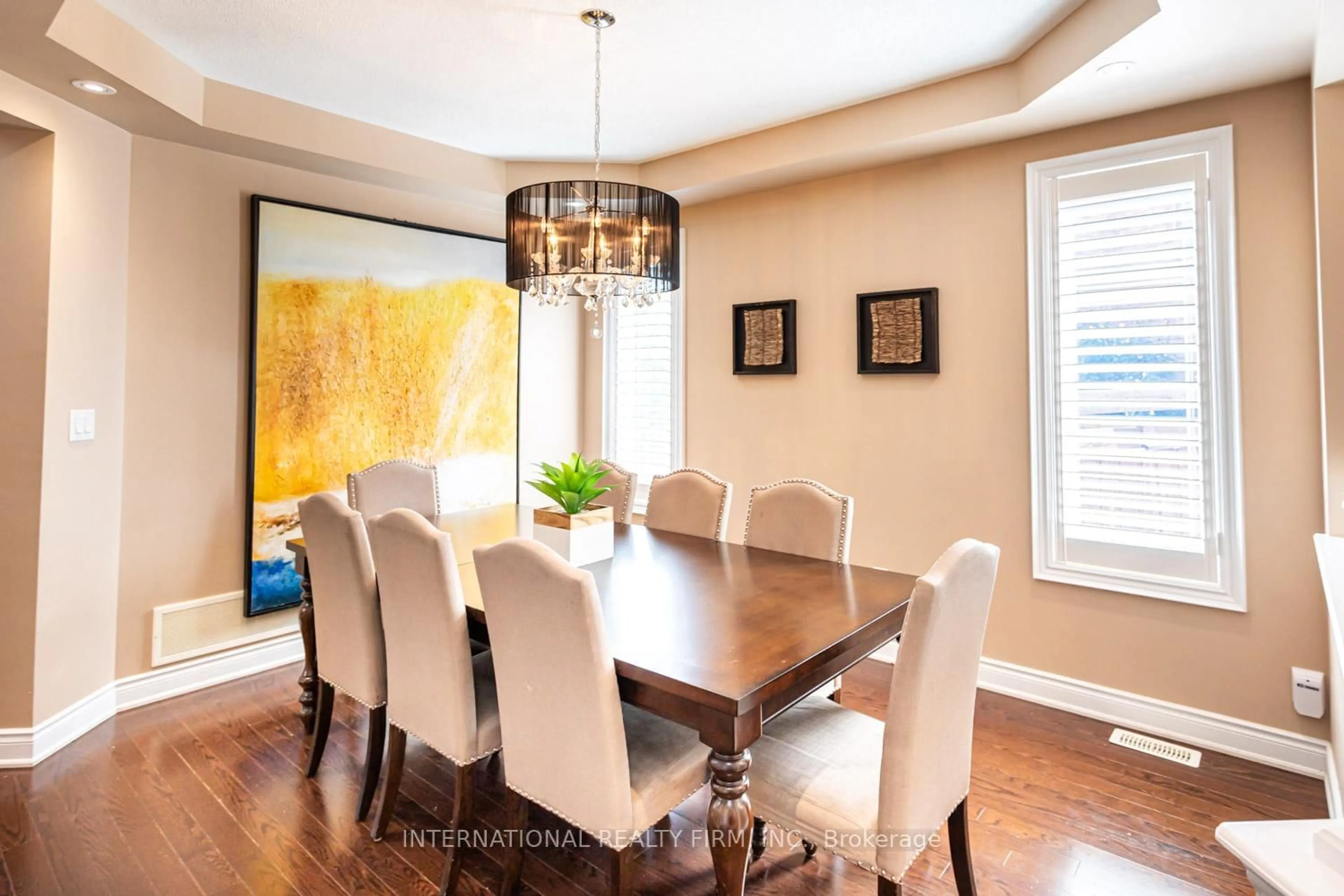 Dining room, wood/laminate floor for 2371 QUETICO Cres, Oakville Ontario L6M 0R5