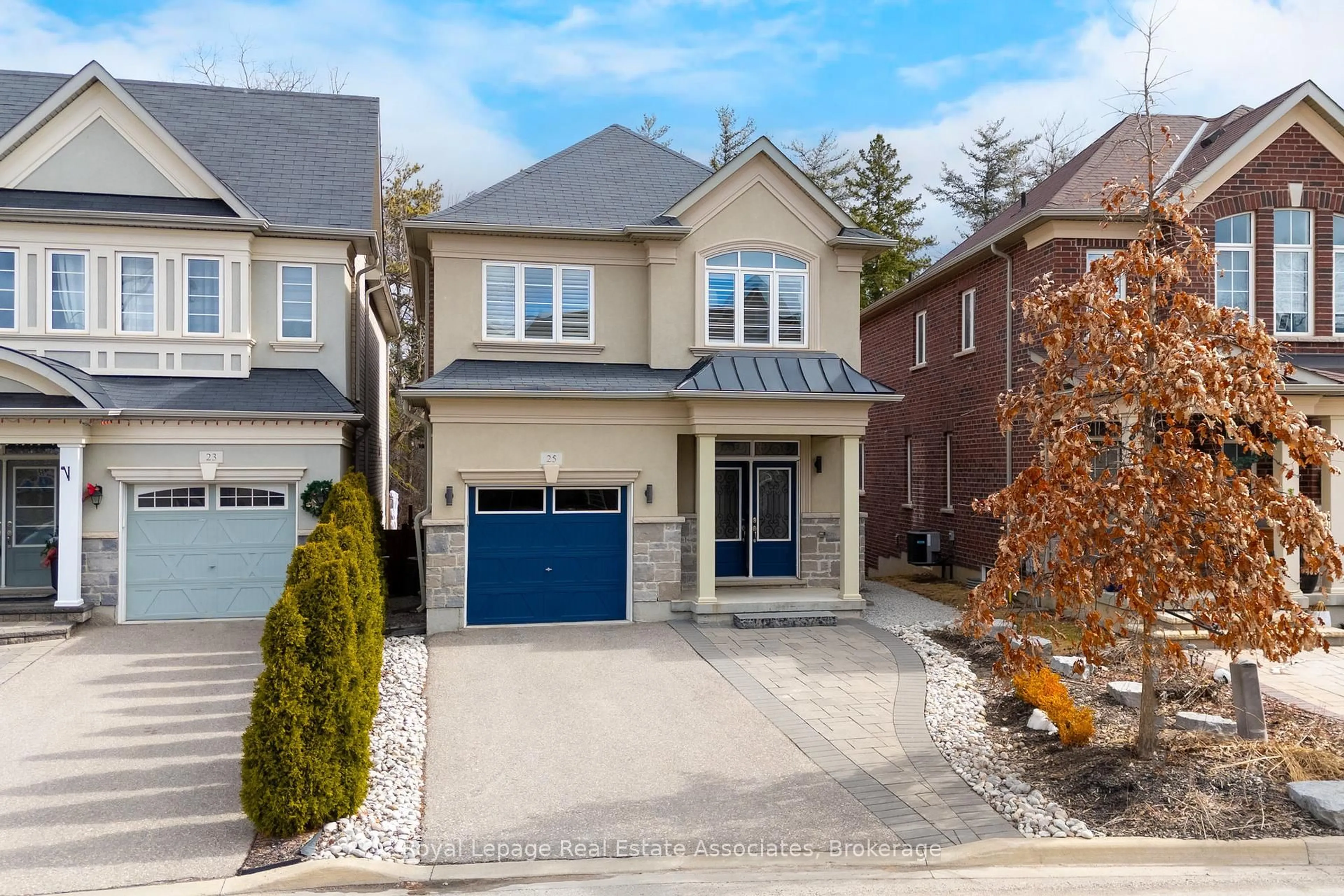 Home with brick exterior material, street for 25 Upper Canada Crt, Halton Hills Ontario L7G 0K9