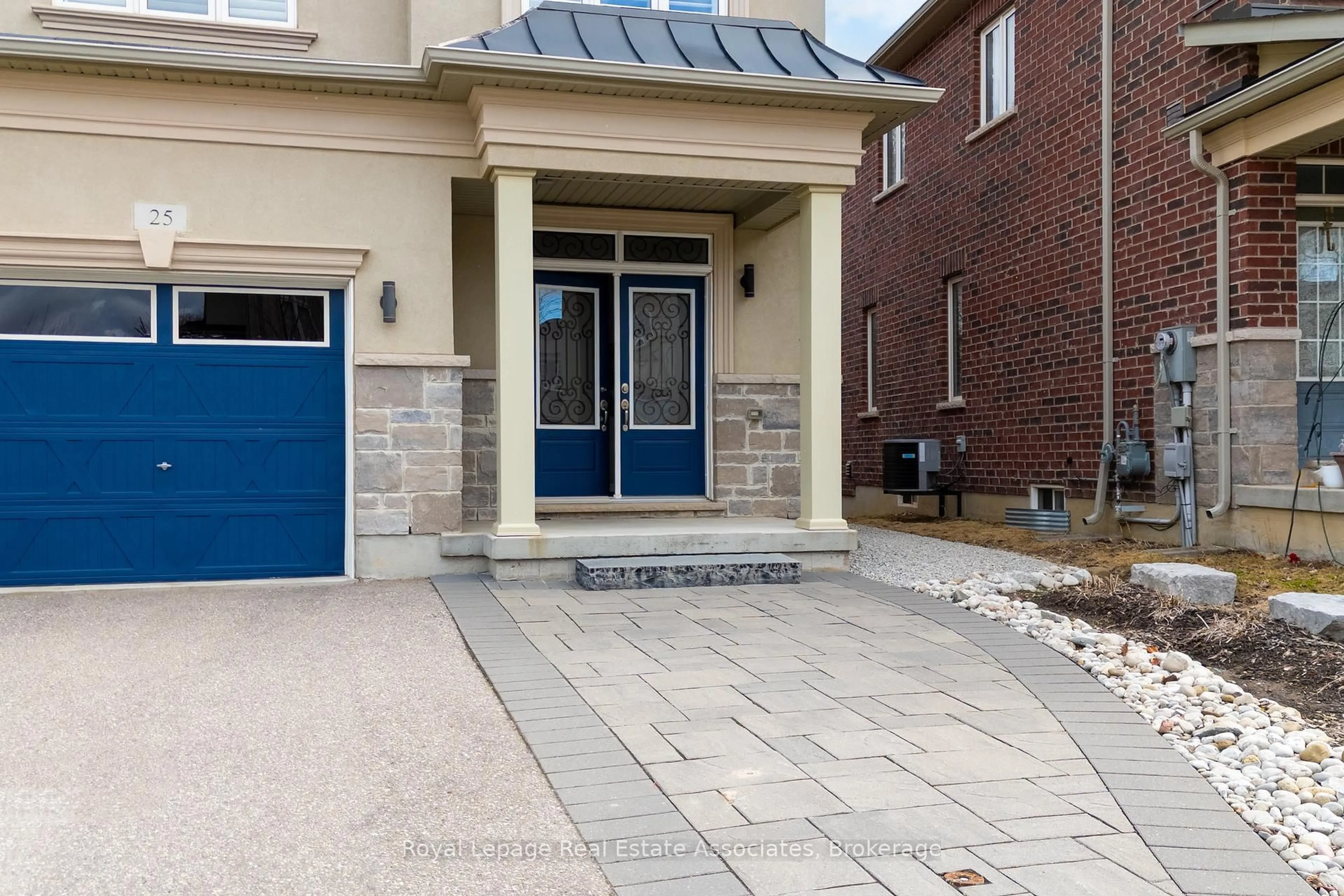 Home with brick exterior material, street for 25 Upper Canada Crt, Halton Hills Ontario L7G 0K9