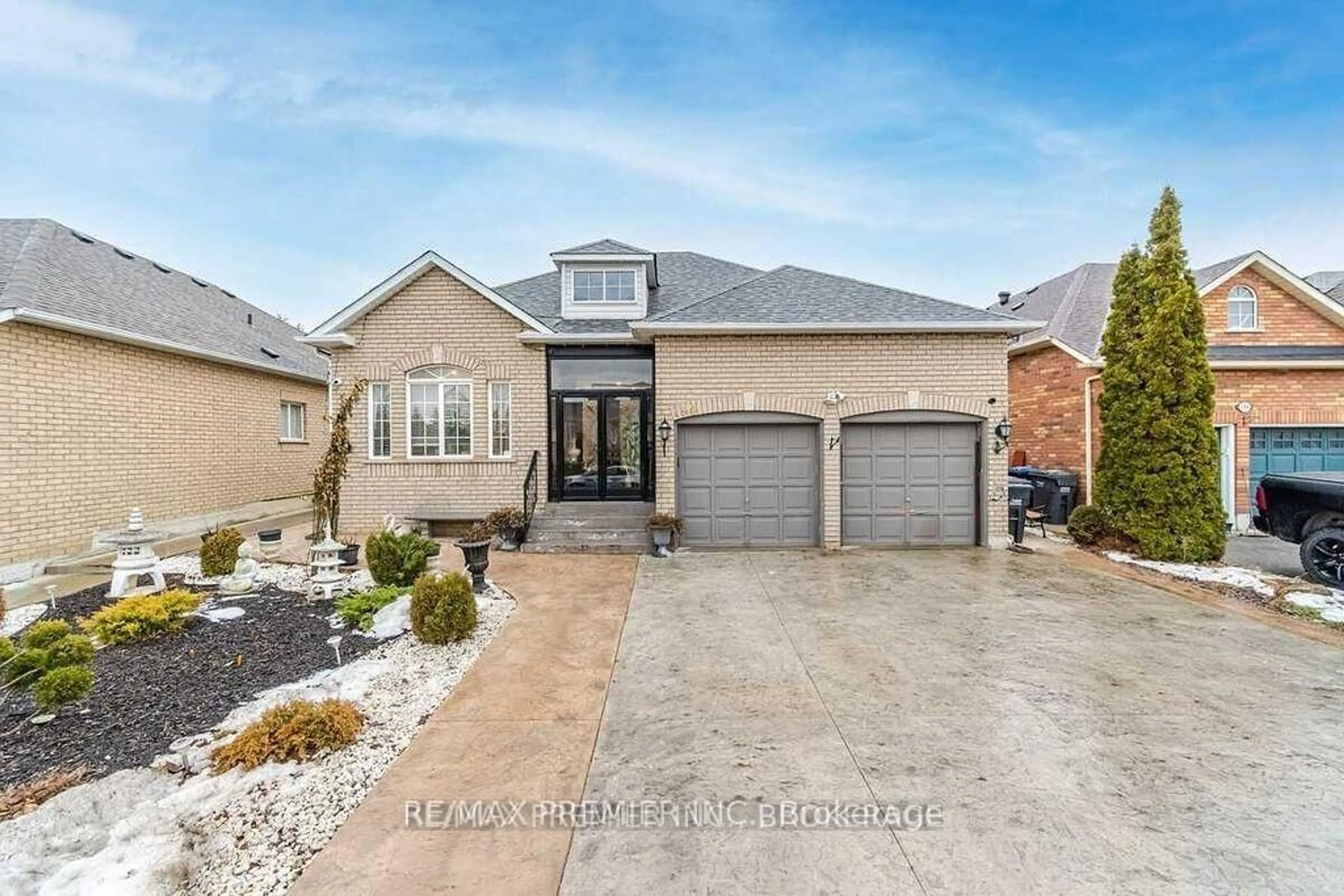 Home with brick exterior material, street for 190 Landsbridge St, Caledon Ontario L7E 2A3
