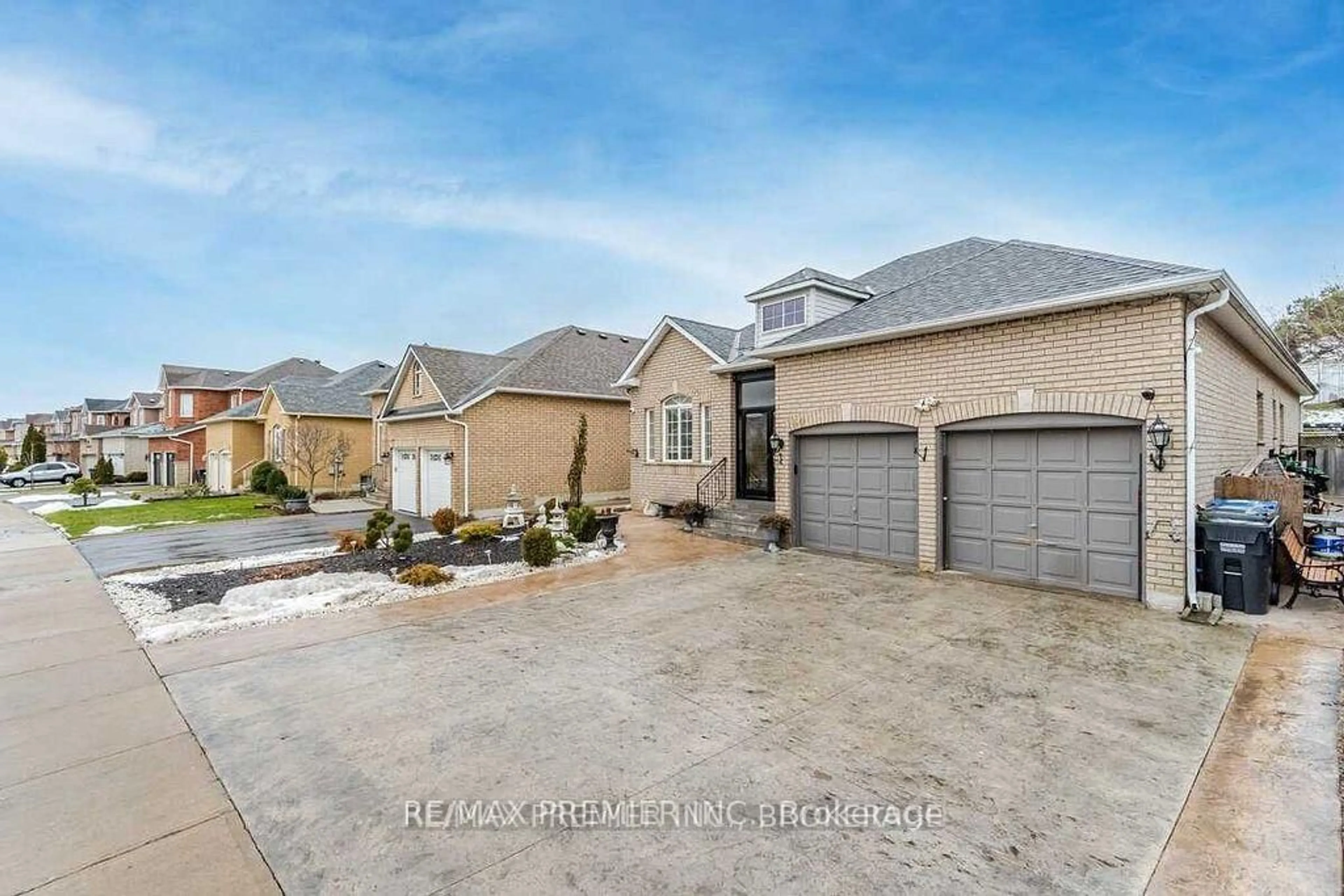 Home with brick exterior material, street for 190 Landsbridge St, Caledon Ontario L7E 2A3
