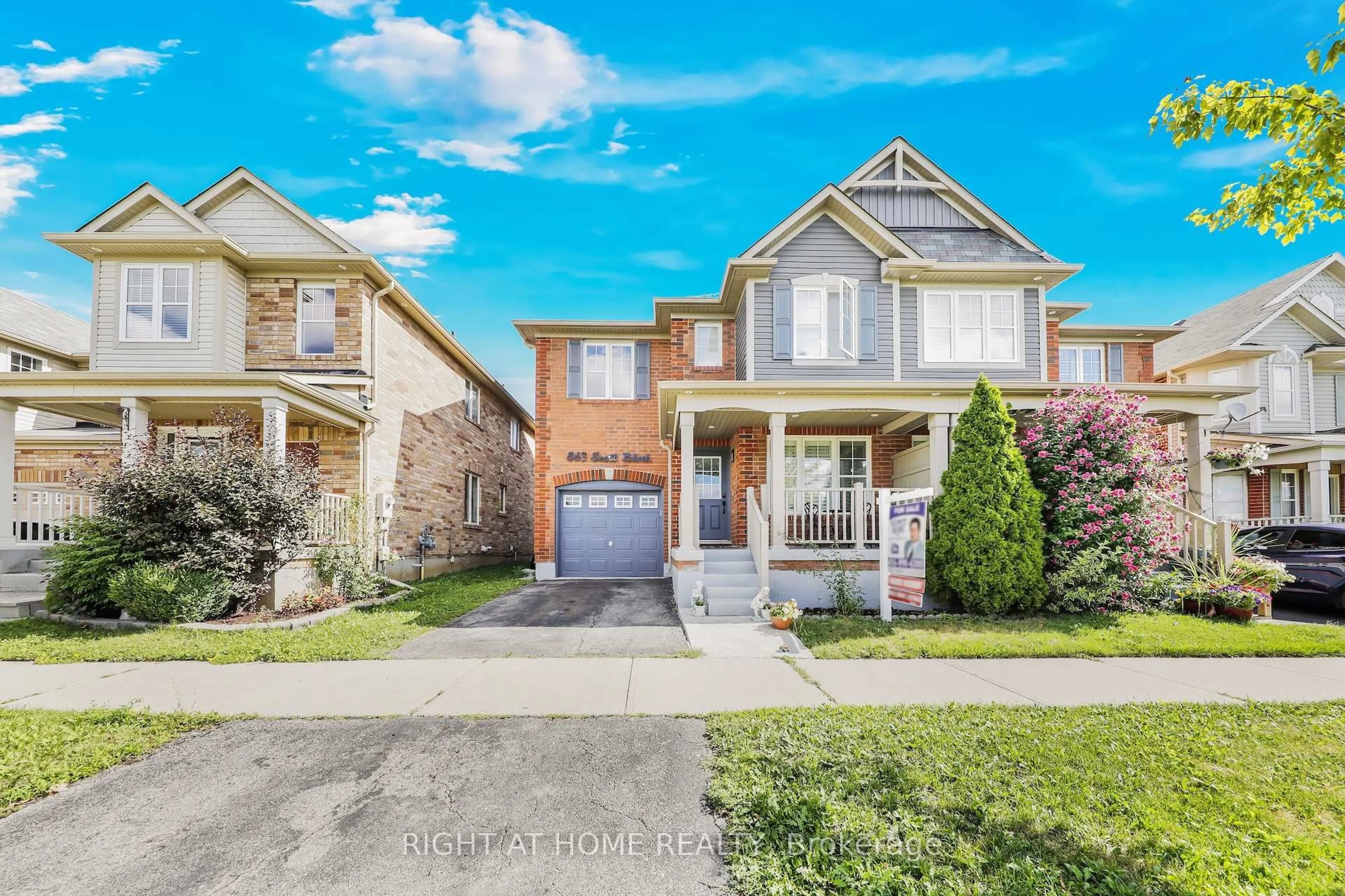 Home with brick exterior material, street for 863 Scott Blvd, Milton Ontario L9T 1N1