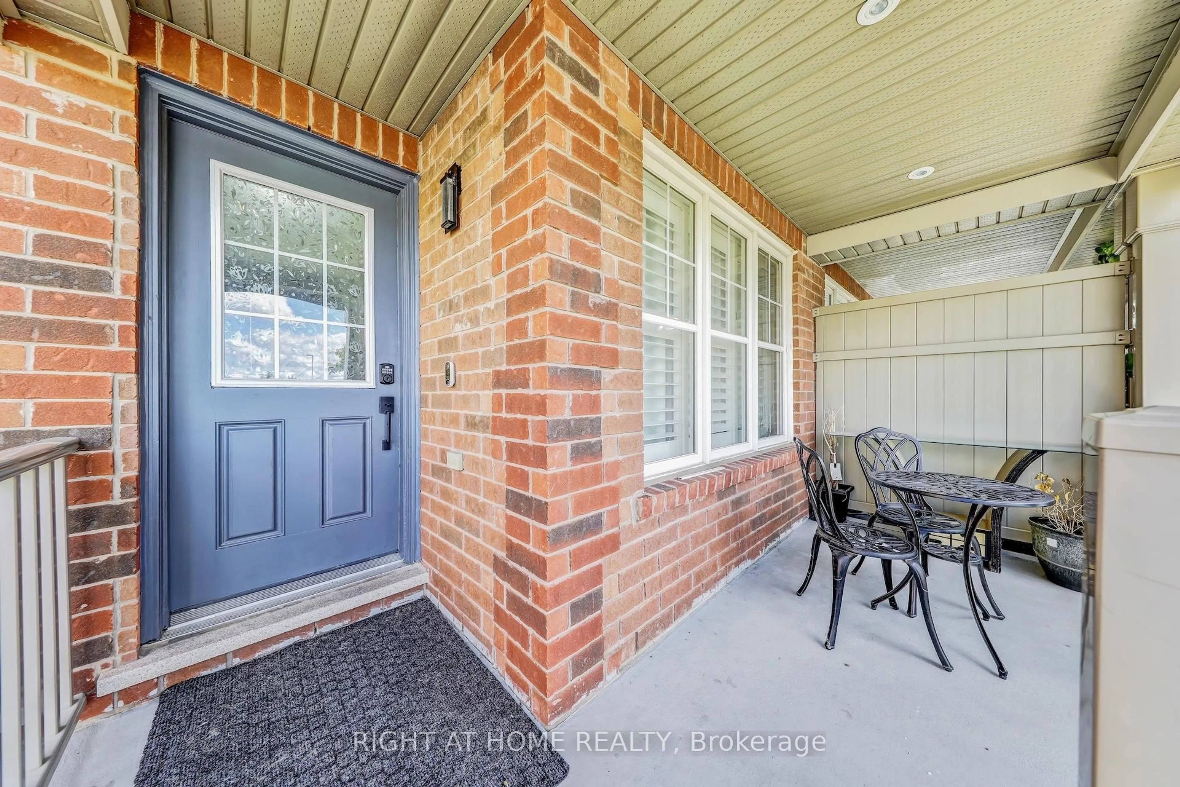 Home with brick exterior material, unknown for 863 Scott Blvd, Milton Ontario L9T 1N1