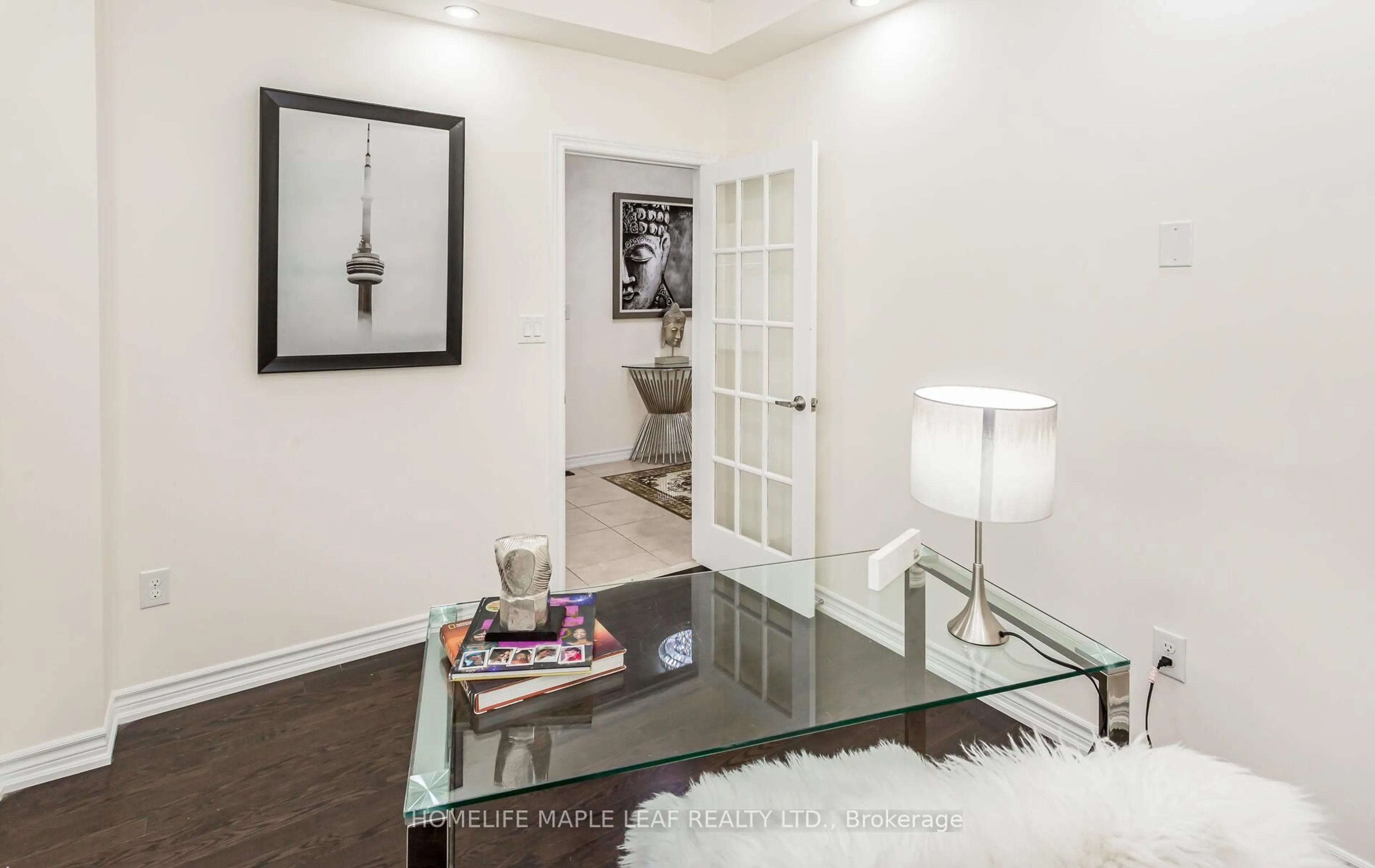 Indoor entryway for 11 Cloverhaven Rd, Brampton Ontario L6P 4E4